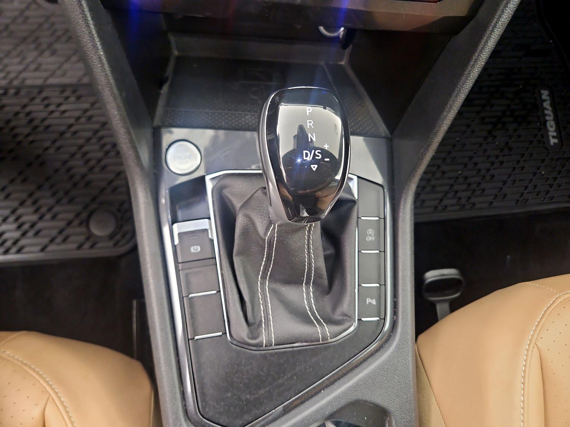 Thumbnail: 2018 Volkswagen Tiguan - 15