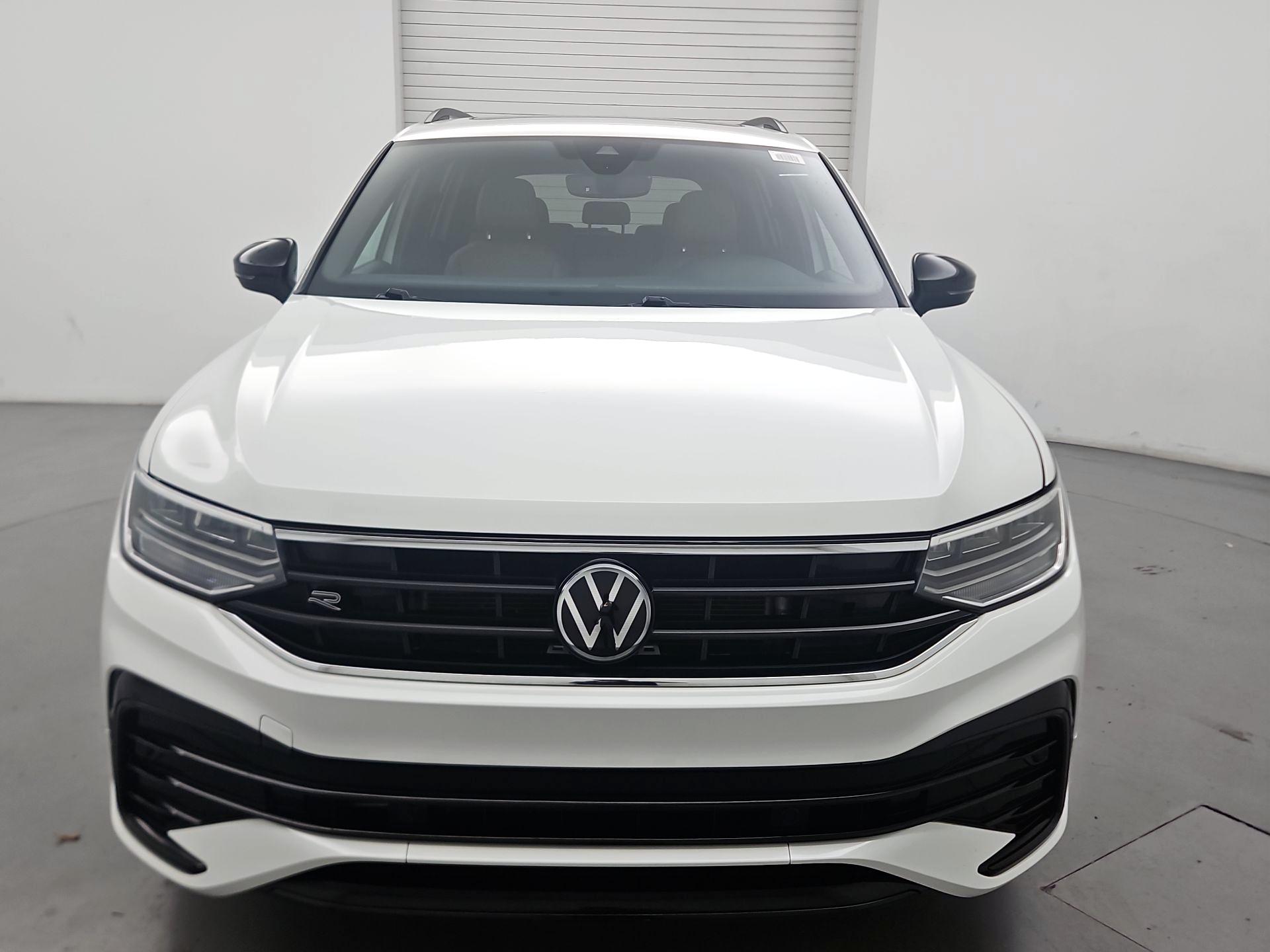 Thumbnail: 2018 Volkswagen Tiguan - 2