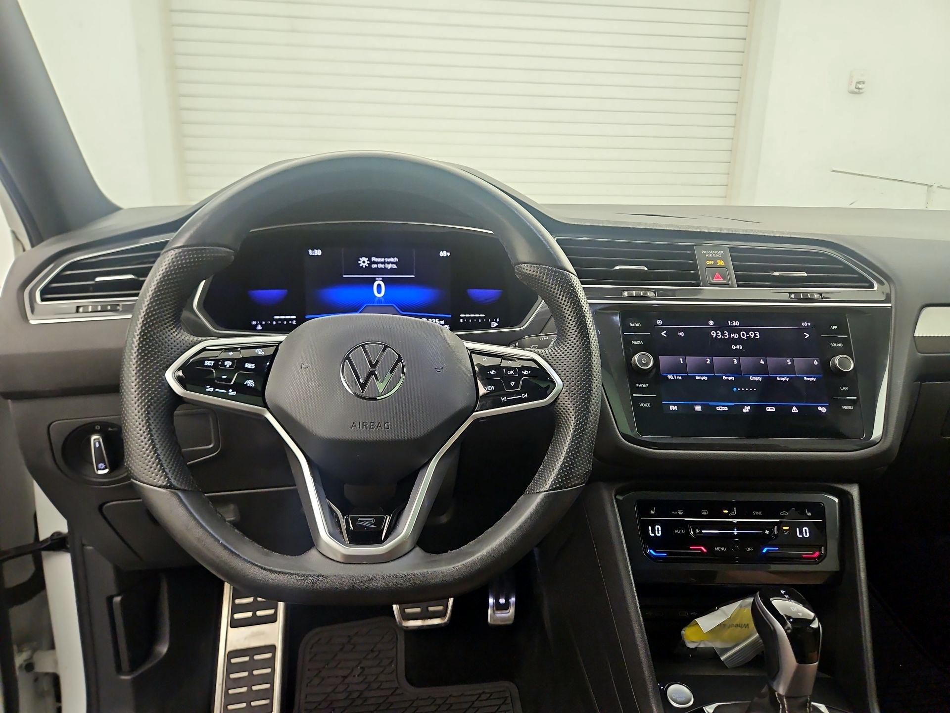 Thumbnail: 2018 Volkswagen Tiguan - 8