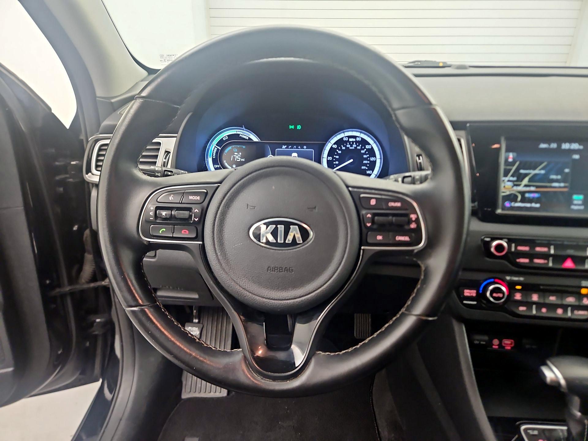 Thumbnail: 2017 Kia Niro - 10