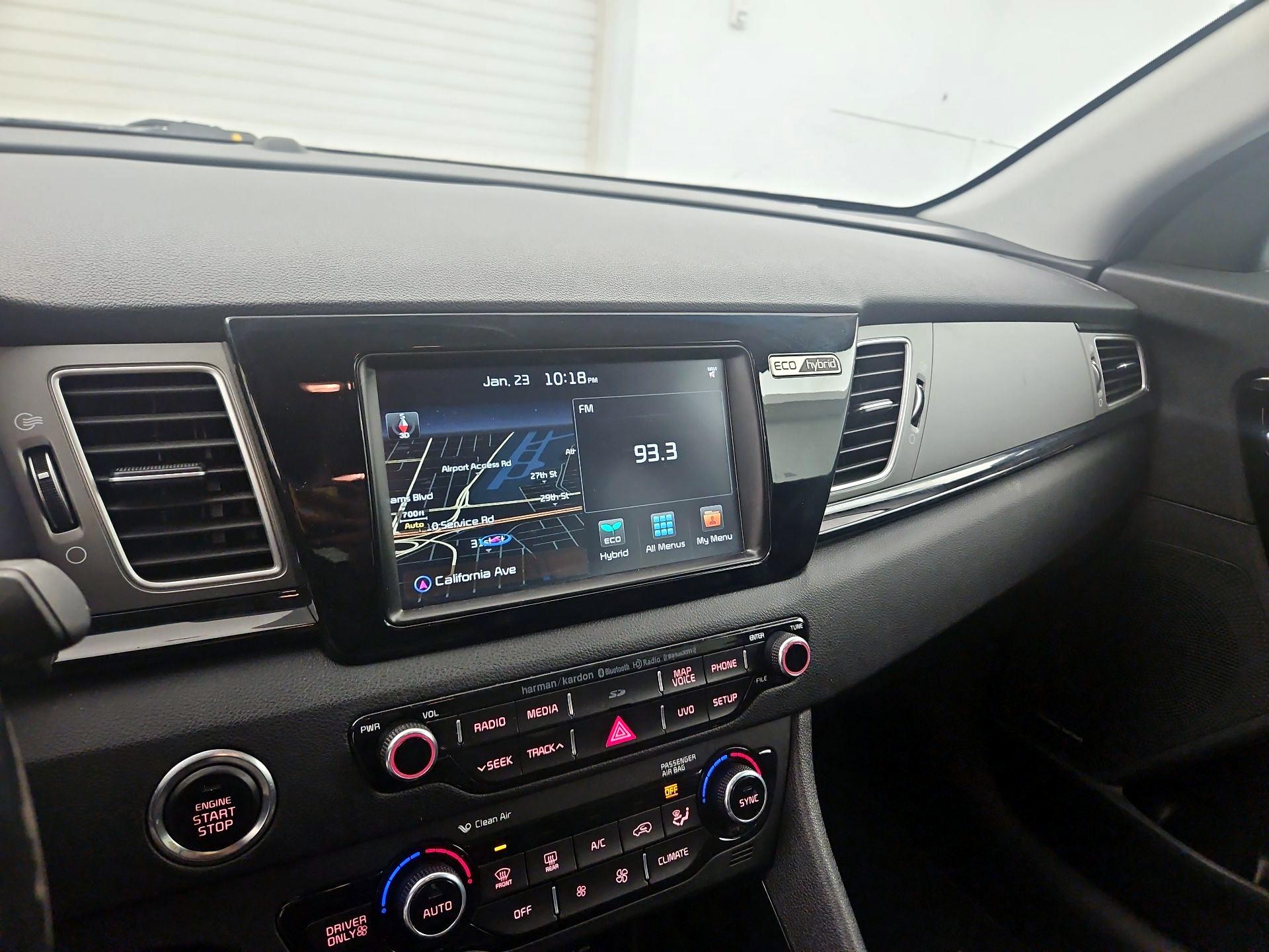 Thumbnail: 2017 Kia Niro - 15