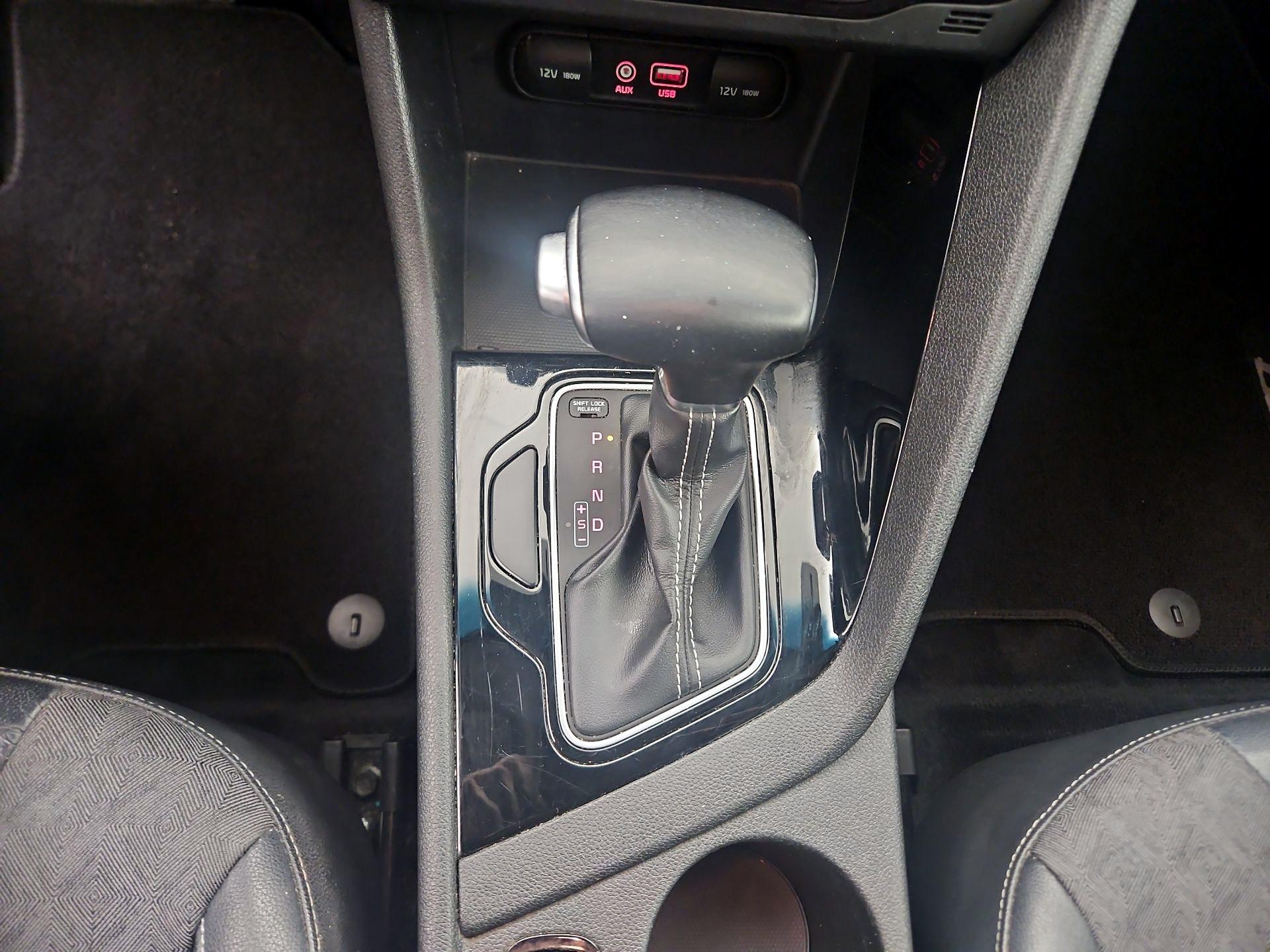 Thumbnail: 2017 Kia Niro - 17