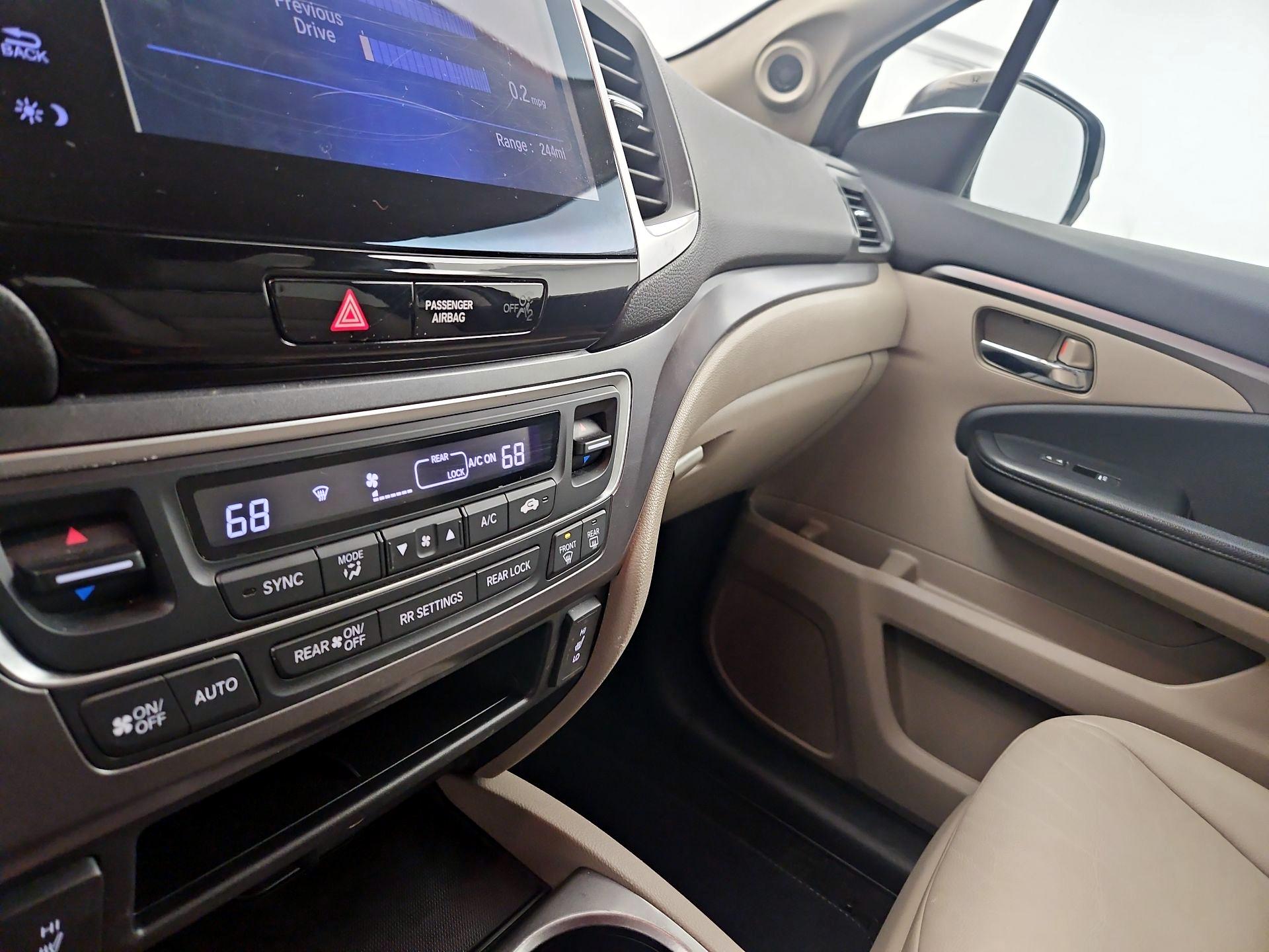 Thumbnail: 2016 Honda Pilot - 14