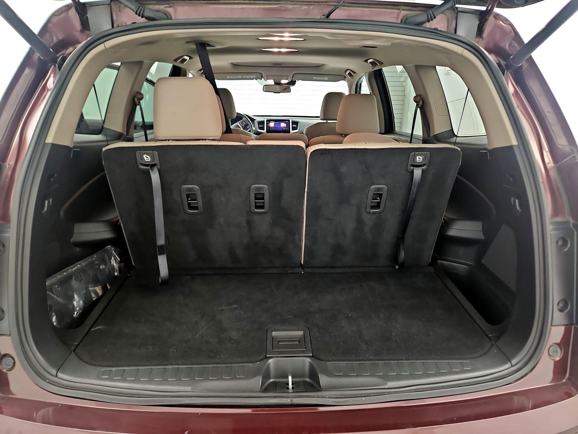 Thumbnail: 2016 Honda Pilot - 17