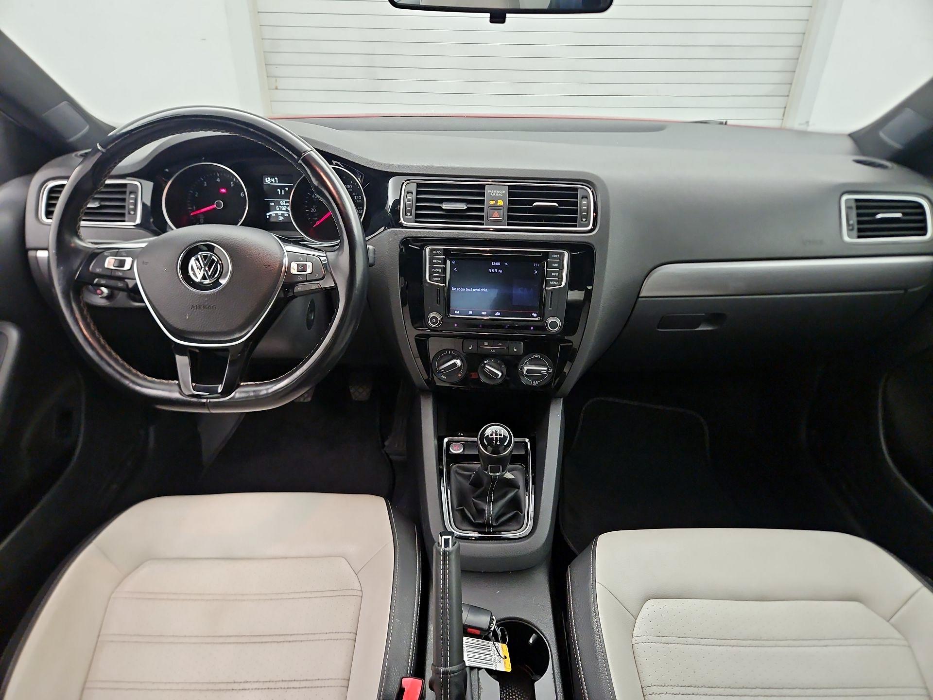 Thumbnail: 2016 Volkswagen Jetta - 9