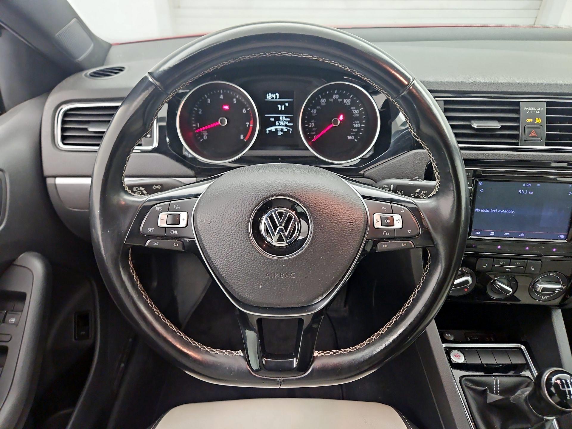 Thumbnail: 2016 Volkswagen Jetta - 10