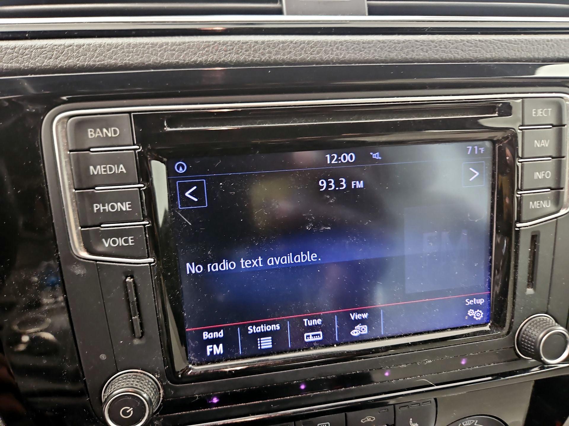 Thumbnail: 2016 Volkswagen Jetta - 15