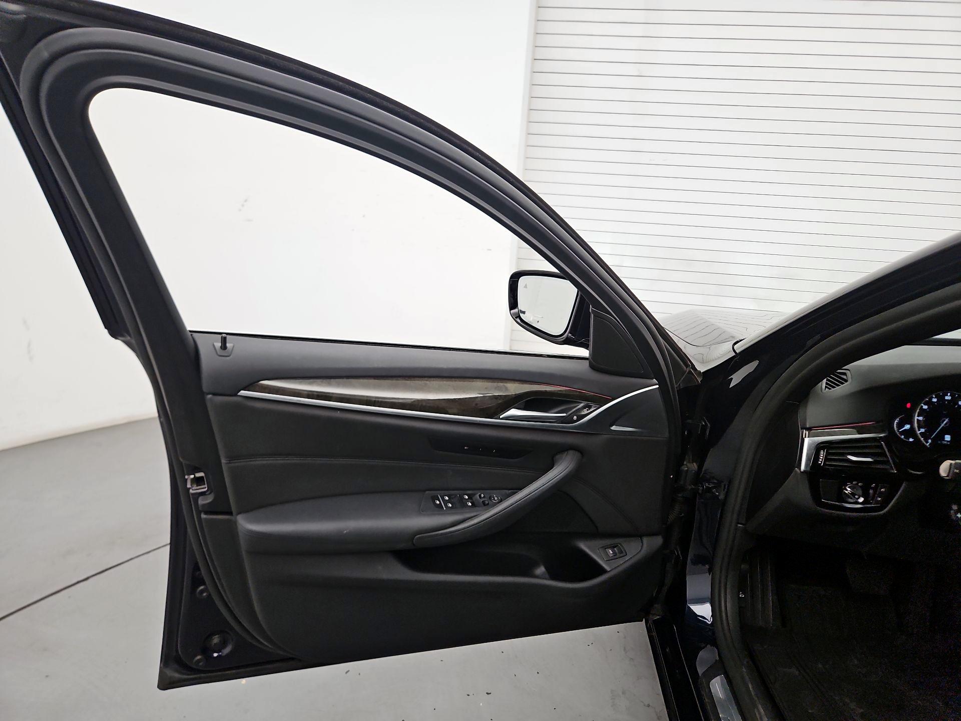 Thumbnail: 2019 BMW 5 Series - 12