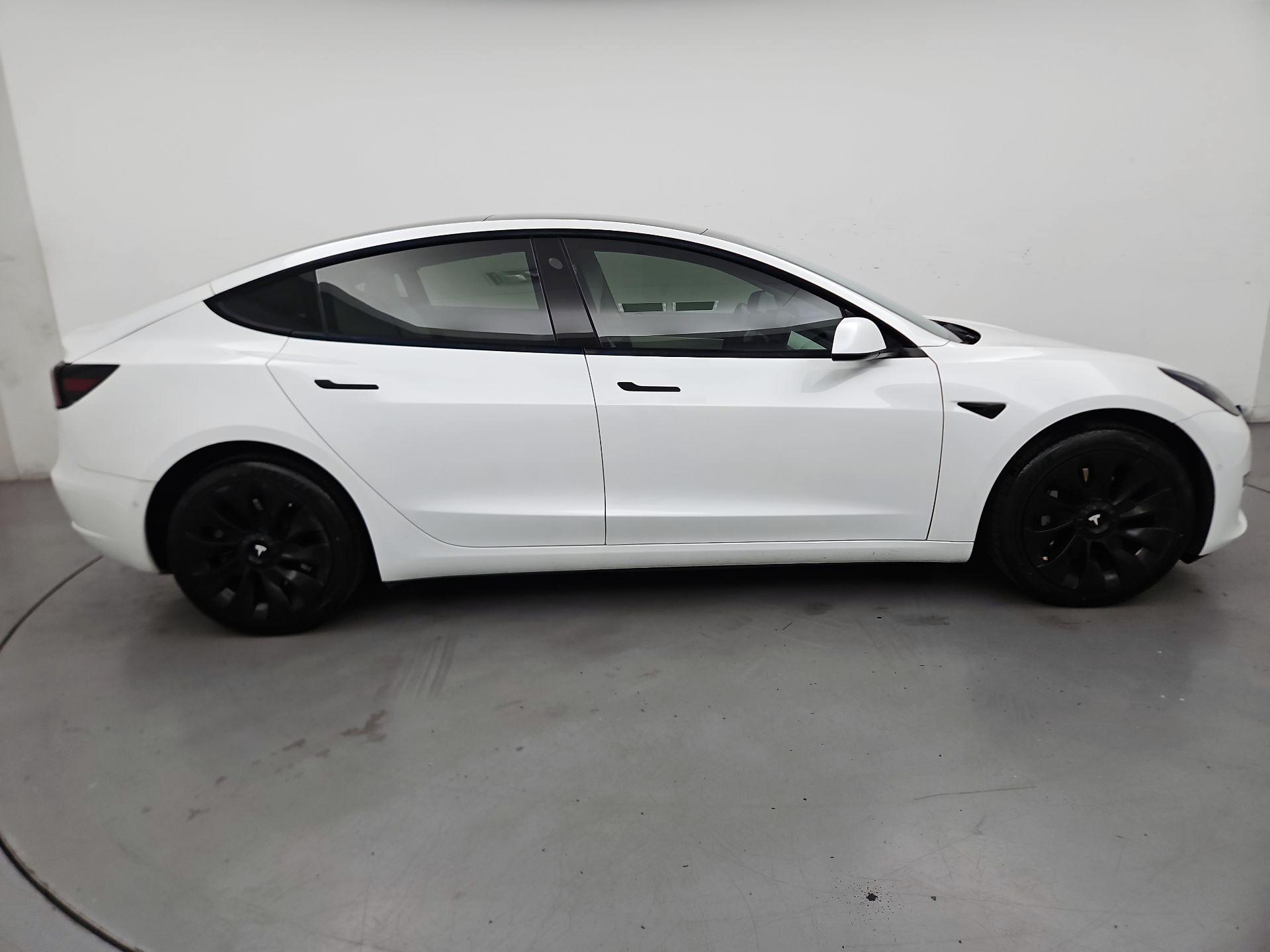Thumbnail: 2021 Tesla Model 3 - 4
