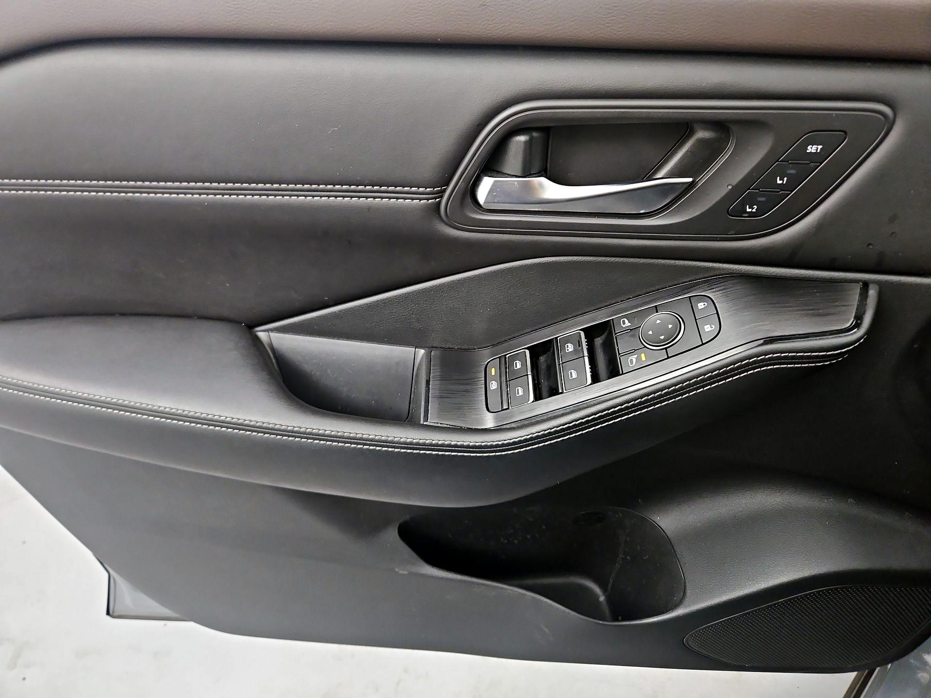 Thumbnail: 2022 Nissan Rogue - 12