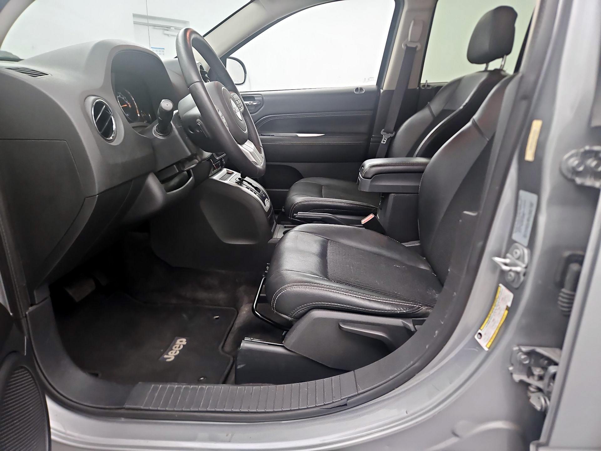 Thumbnail: 2017 Jeep Compass - 11