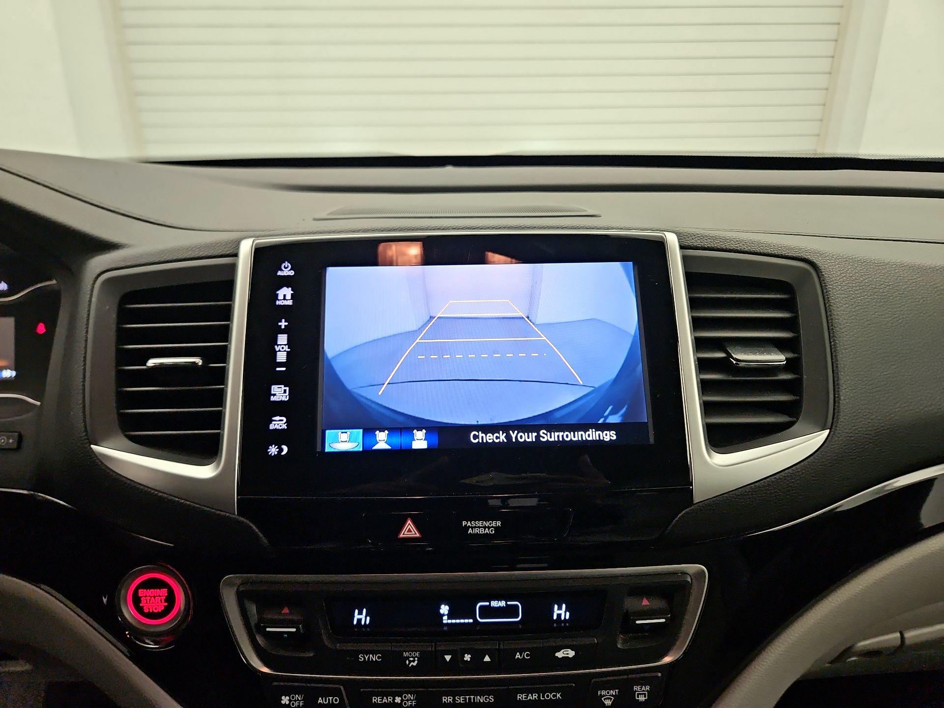 Thumbnail: 2017 Honda Pilot - 12