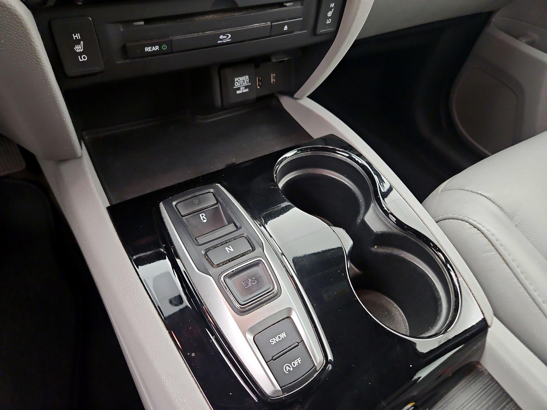 Thumbnail: 2017 Honda Pilot - 15