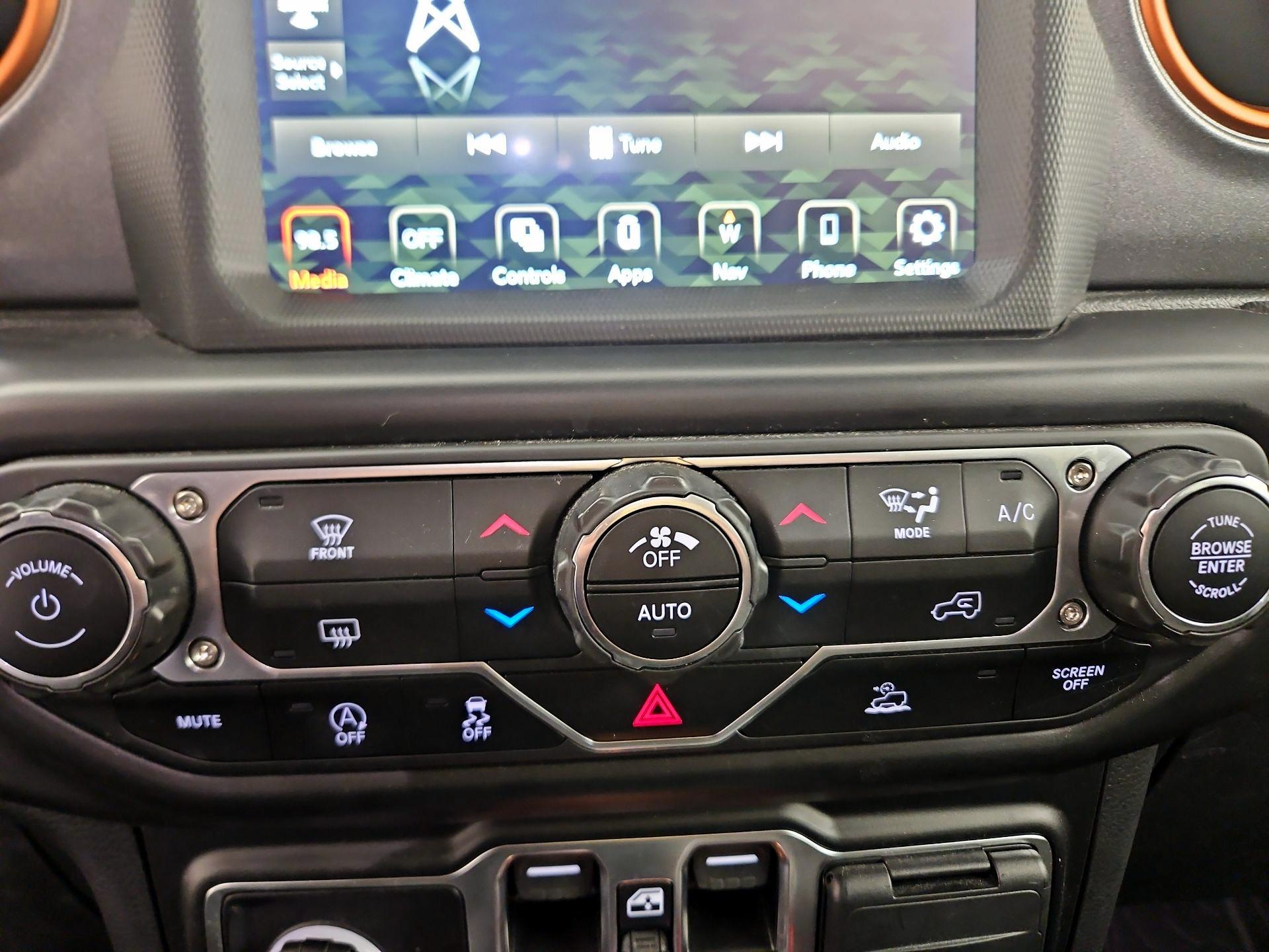 Thumbnail: 2022 Jeep Gladiator - 16