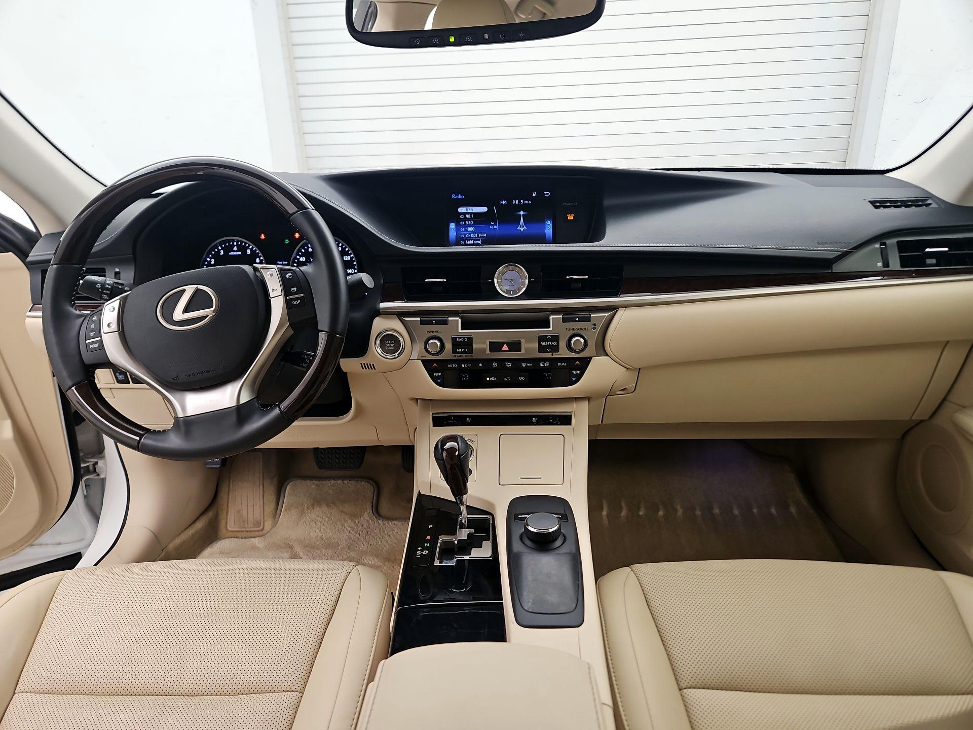 Thumbnail: 2015 Lexus ES - 9