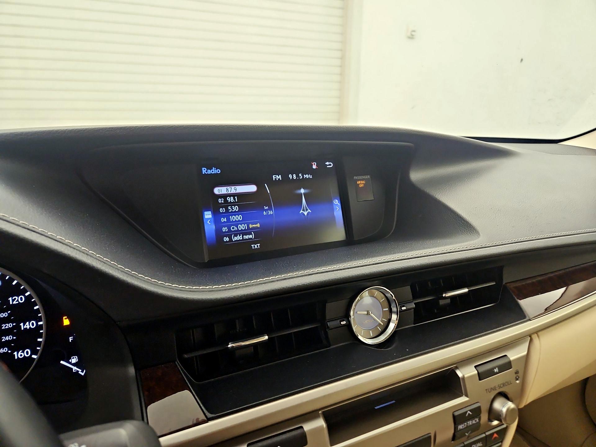 Thumbnail: 2015 Lexus ES - 13