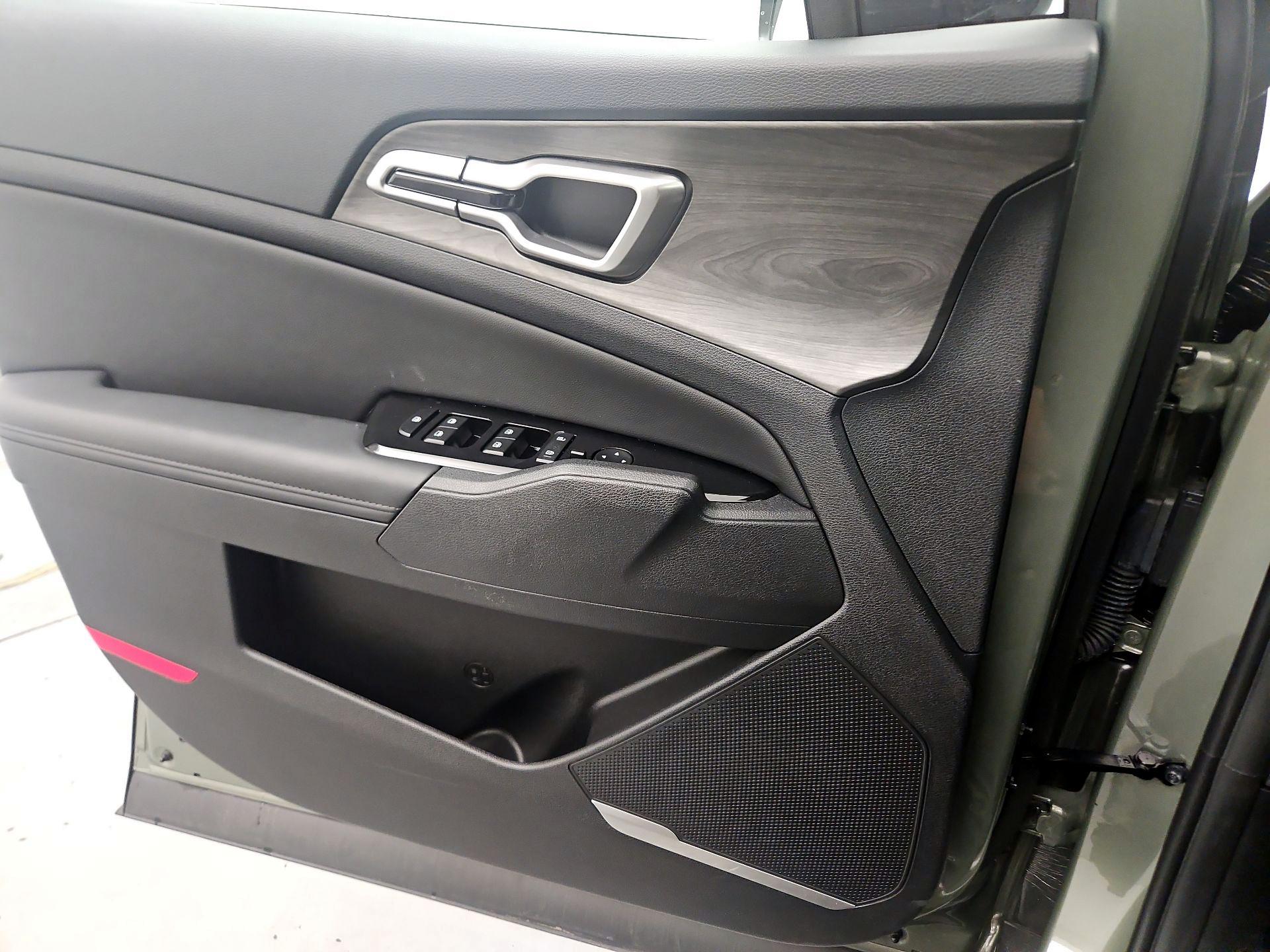 Thumbnail: 2025 Kia Sportage - 12