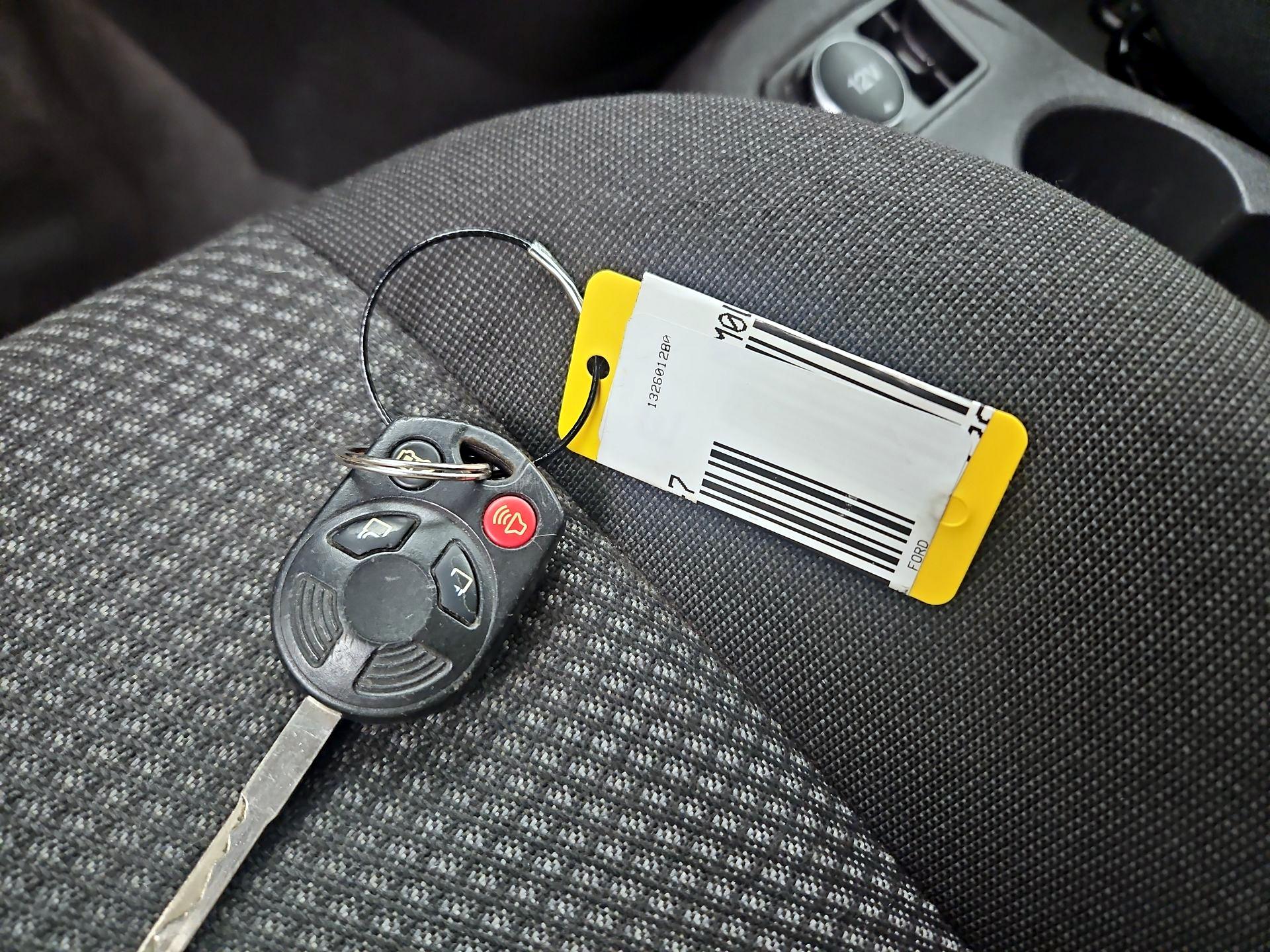 Thumbnail: 2015 Ford Transit Series - 19