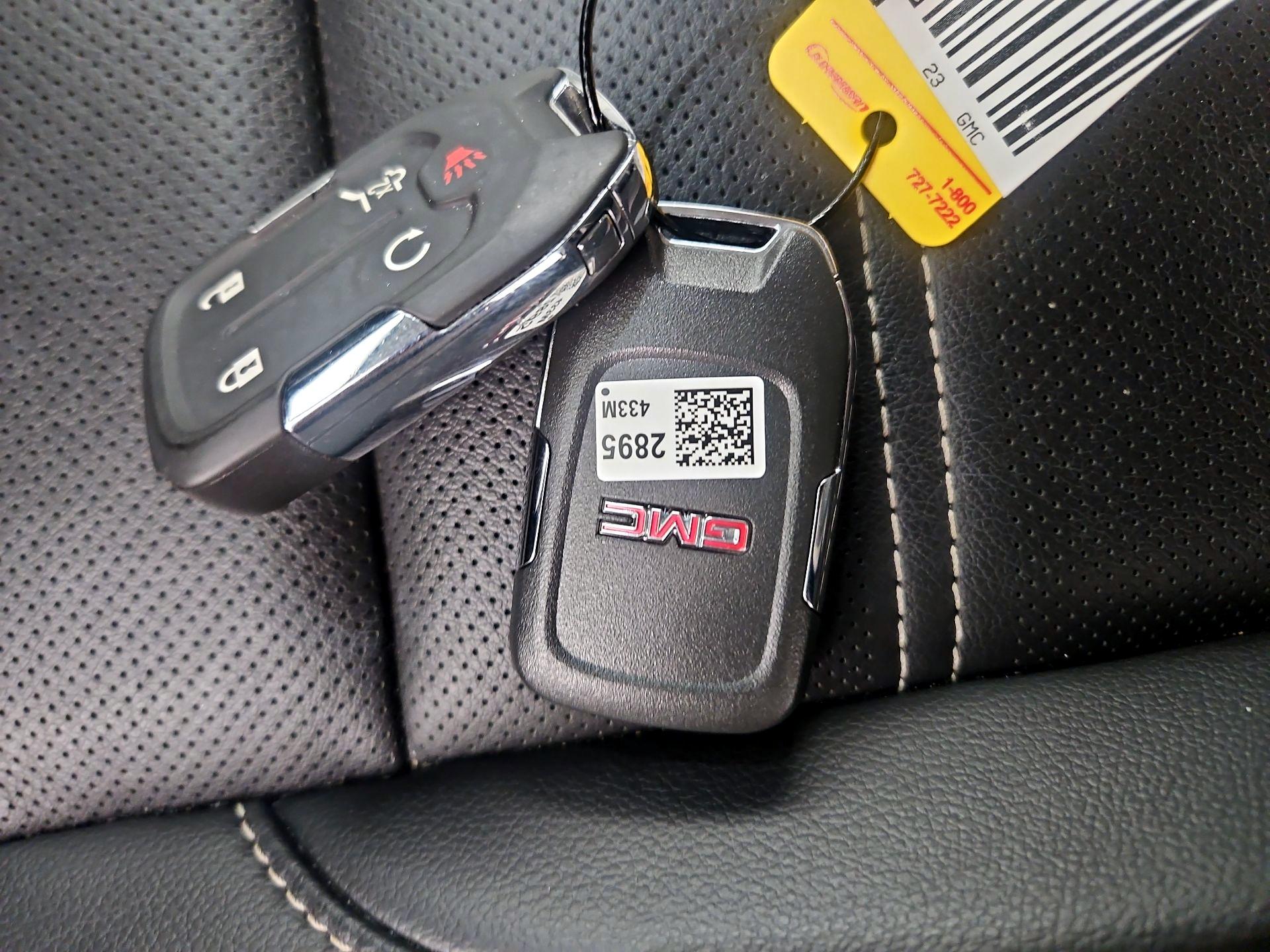 Thumbnail: 2023 GMC Acadia - 19