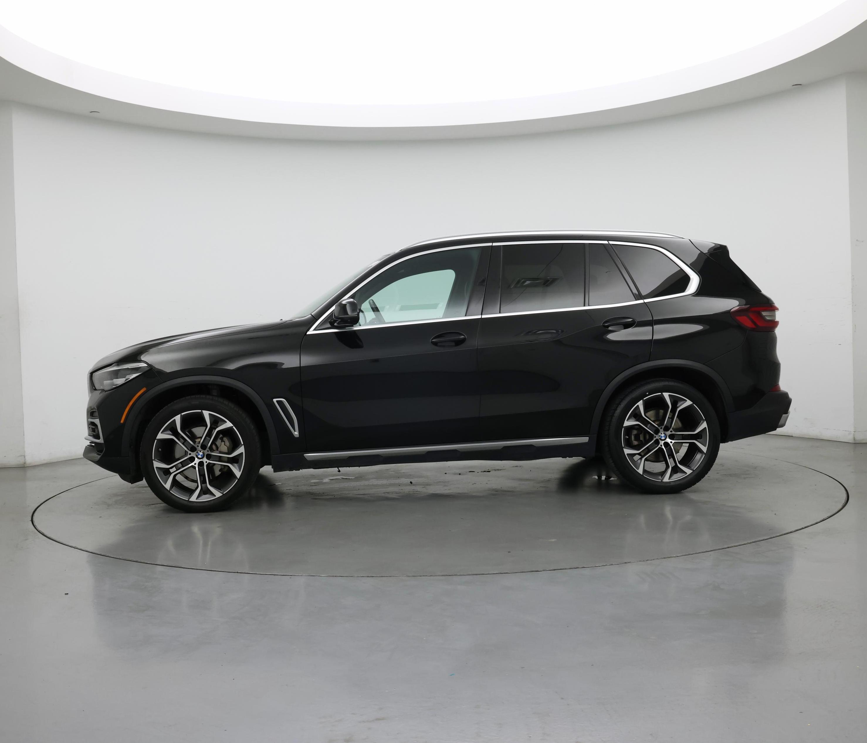 Thumbnail: 2023 BMW X5 - 3