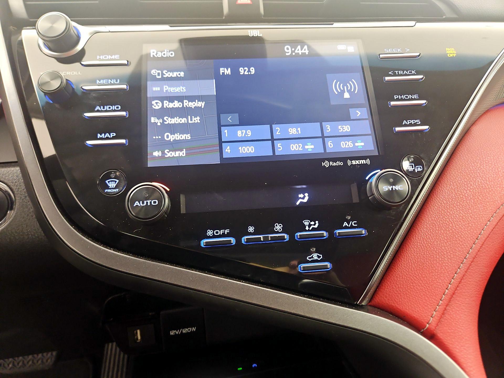 Thumbnail: 2020 Toyota Camry - 16