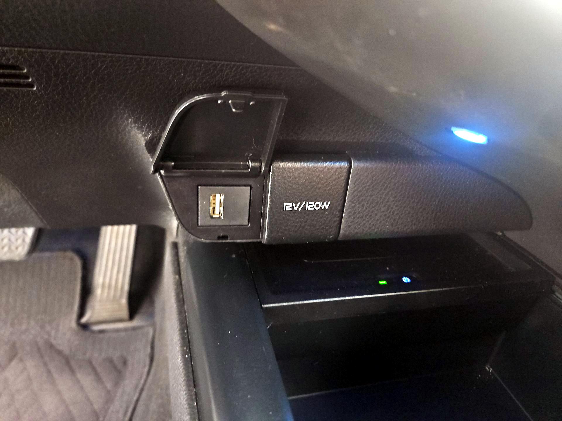 Thumbnail: 2020 Toyota Camry - 19