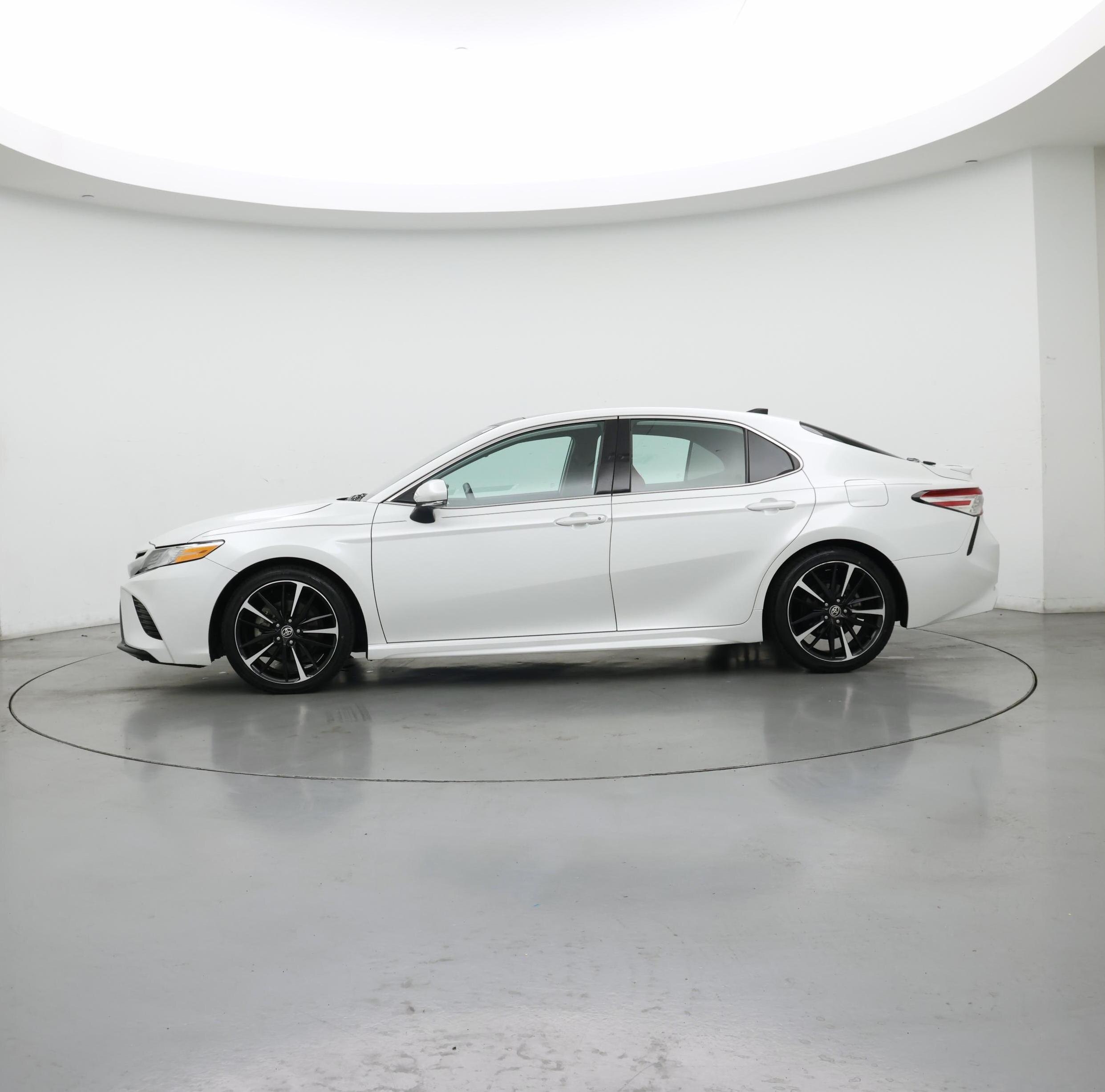 Thumbnail: 2020 Toyota Camry - 3