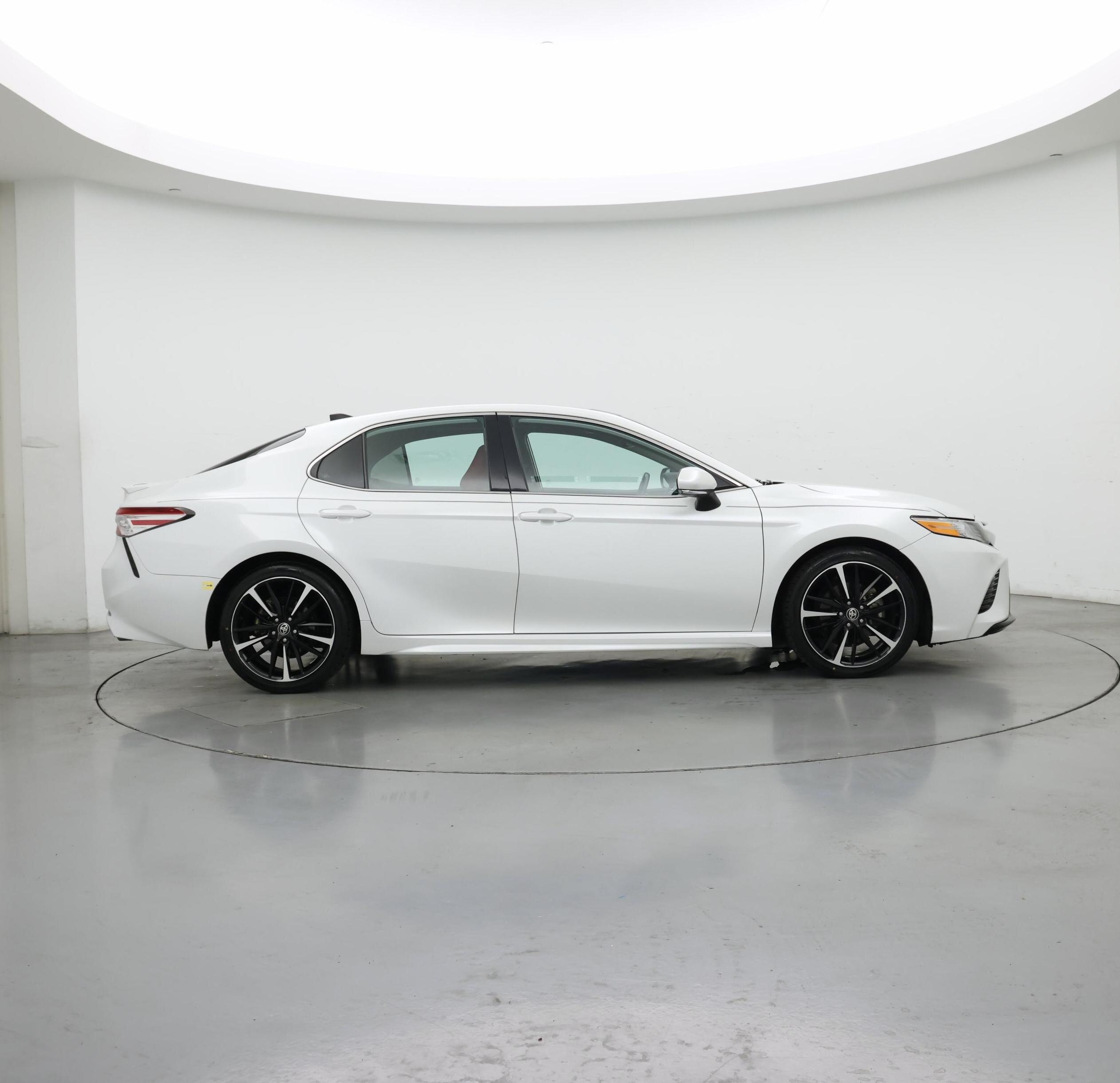 Thumbnail: 2020 Toyota Camry - 7