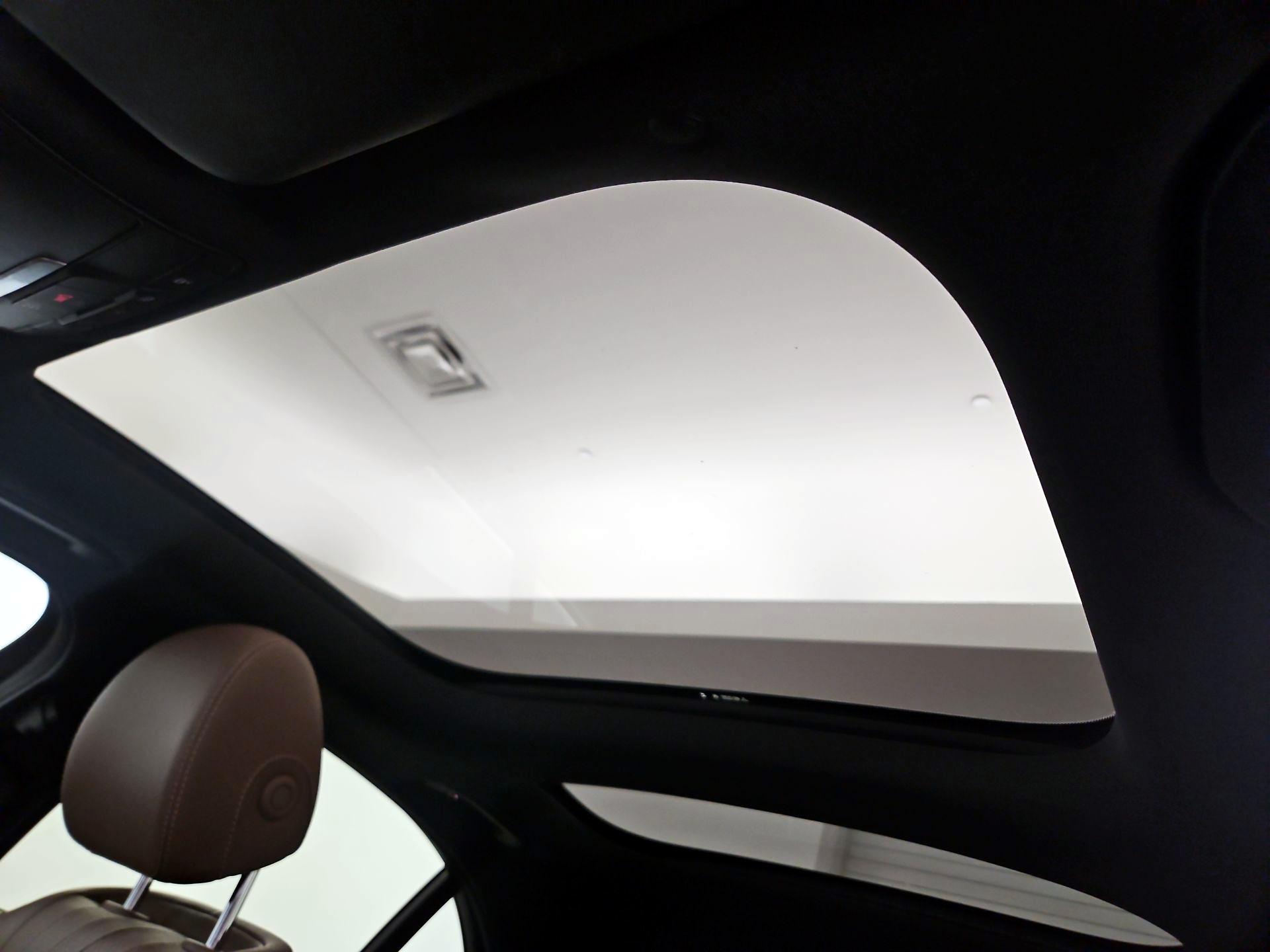 Thumbnail: 2019 Mercedes-Benz E-Class - 18