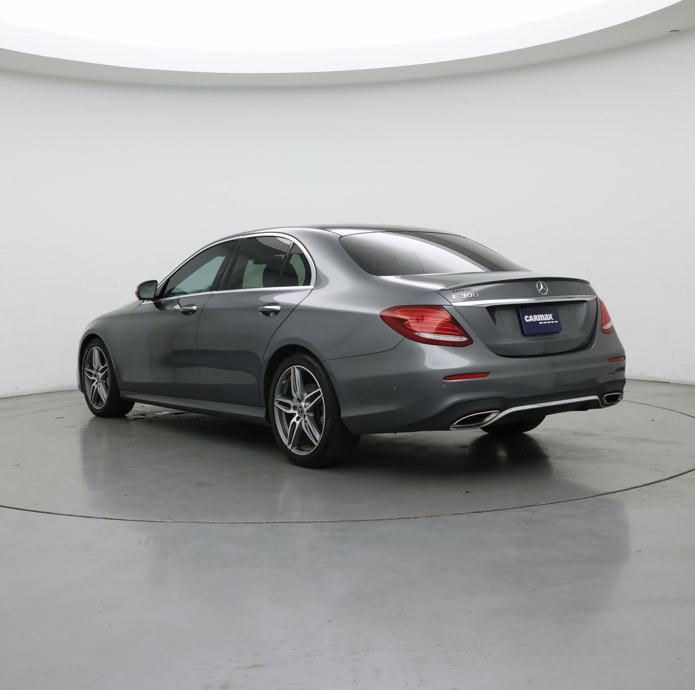 Thumbnail: 2019 Mercedes-Benz E-Class - 2