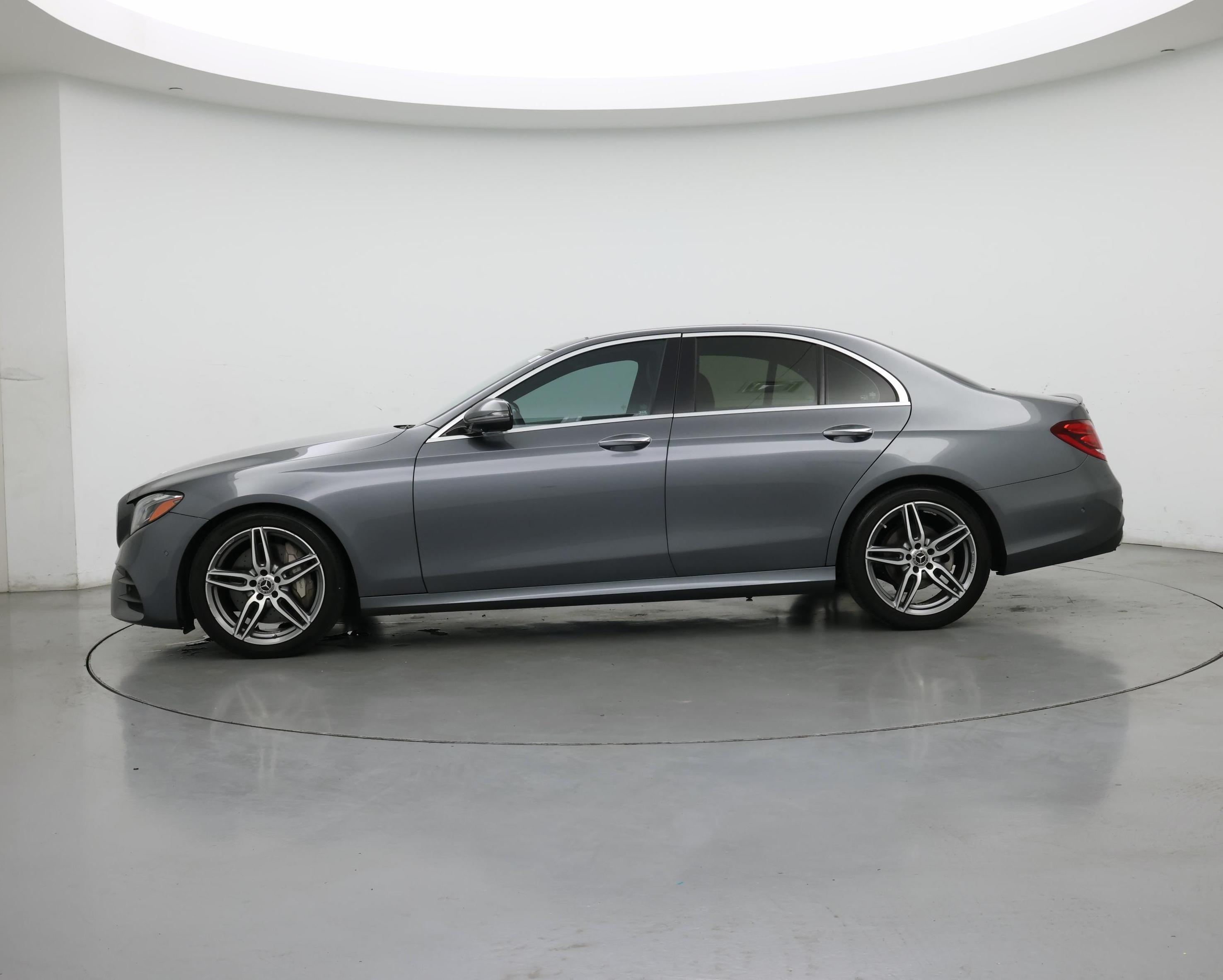 Thumbnail: 2019 Mercedes-Benz E-Class - 3