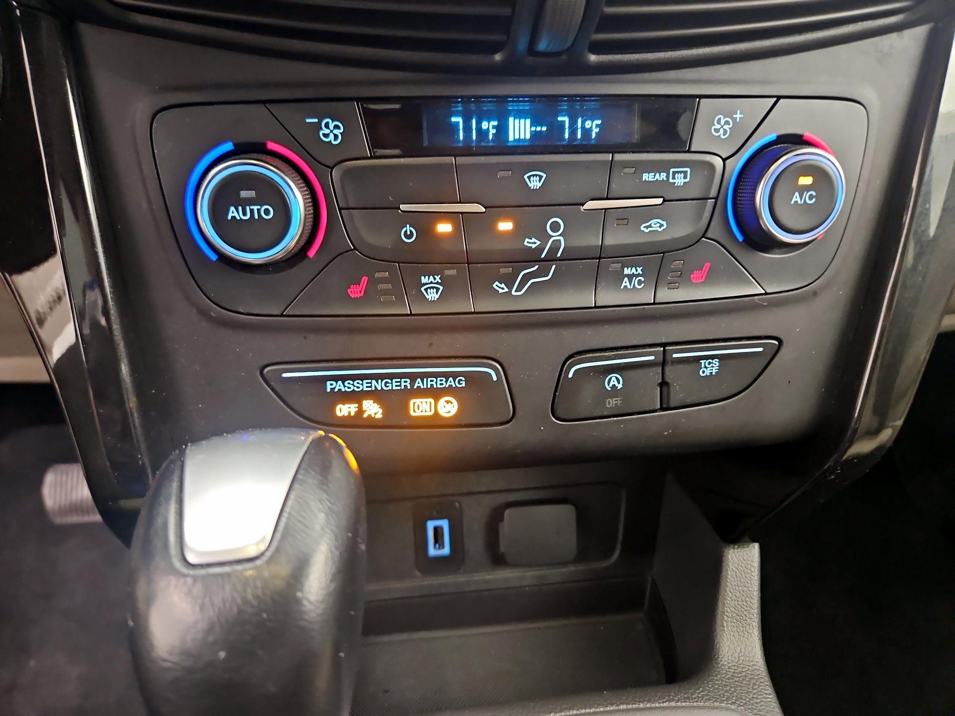 Thumbnail: 2017 Ford Escape - 16