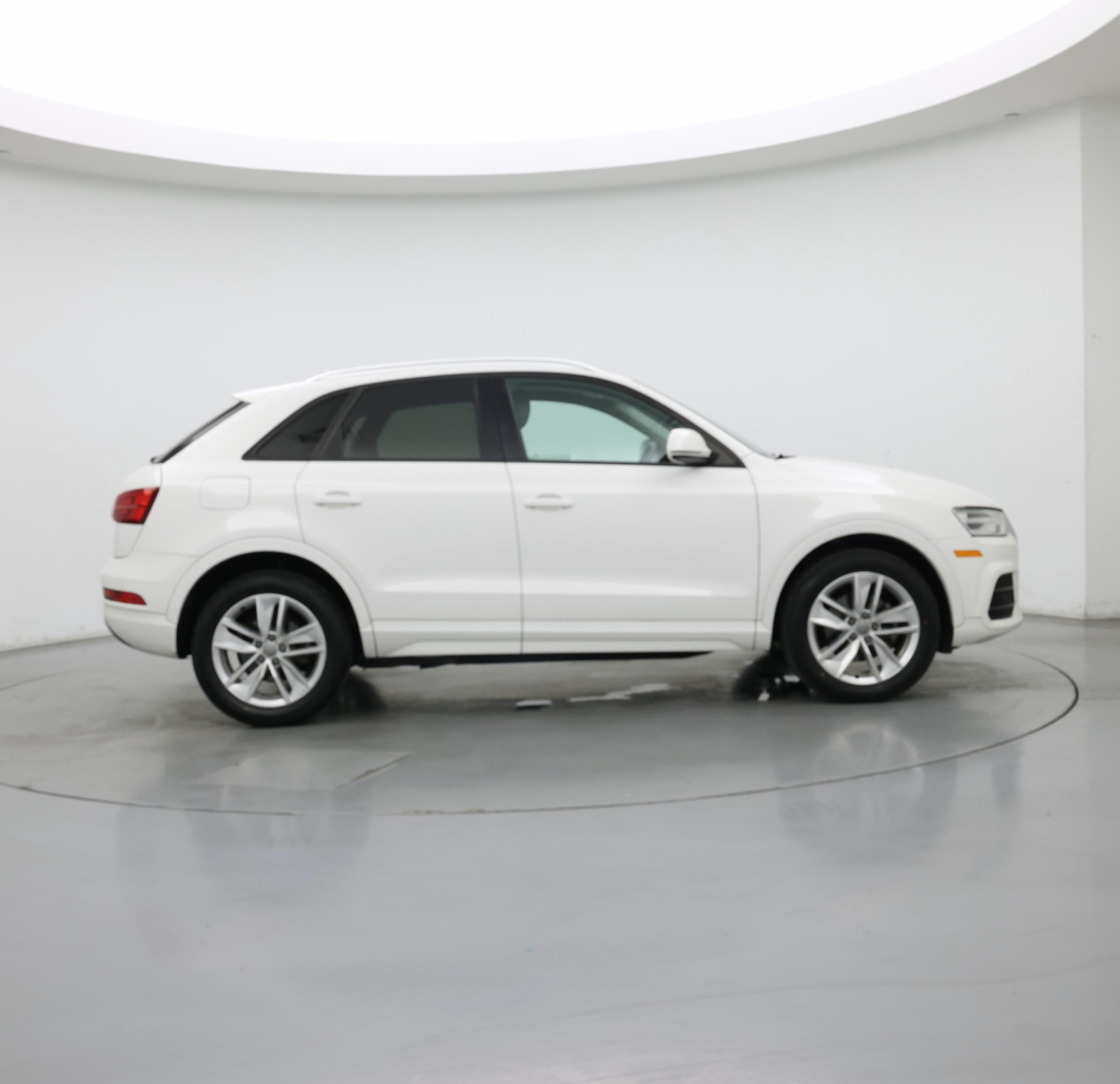 Thumbnail: 2017 Audi Q3 - 7