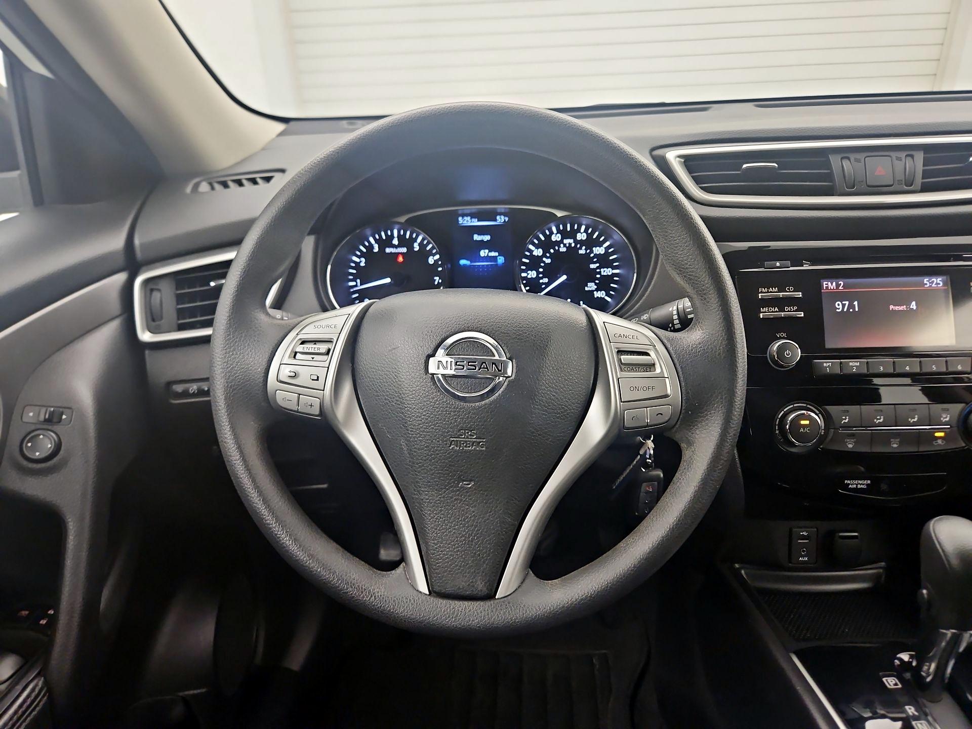 Thumbnail: 2015 Nissan Rogue - 10