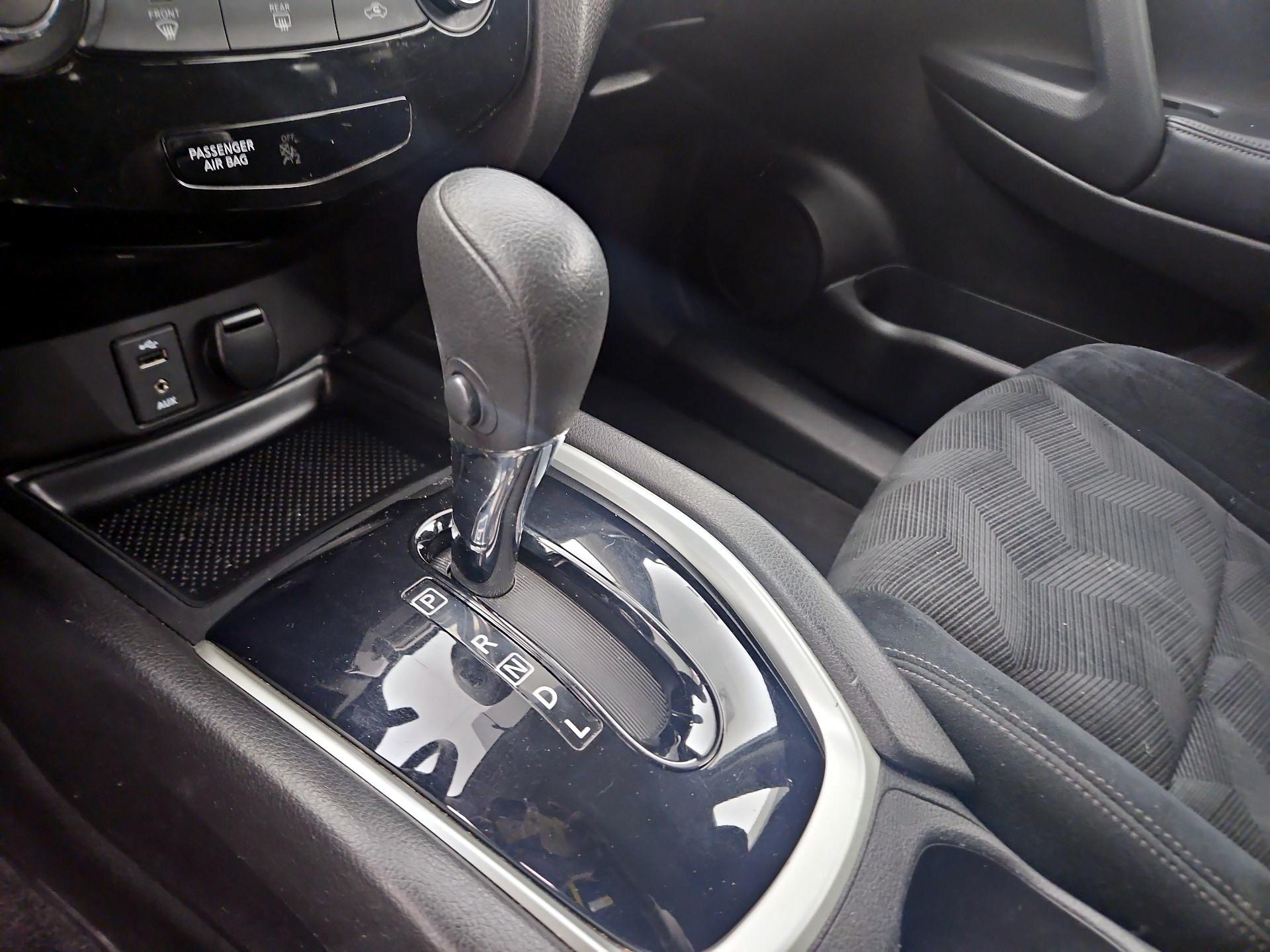 Thumbnail: 2015 Nissan Rogue - 16