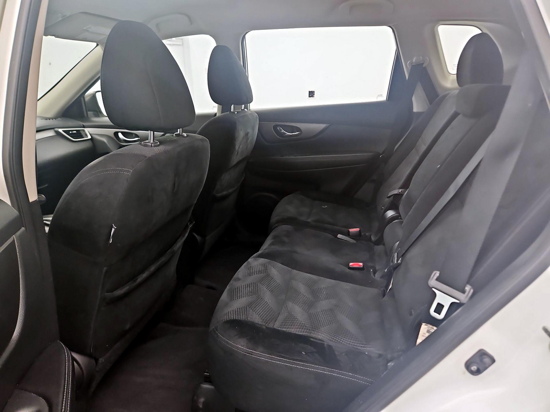 Thumbnail: 2015 Nissan Rogue - 18