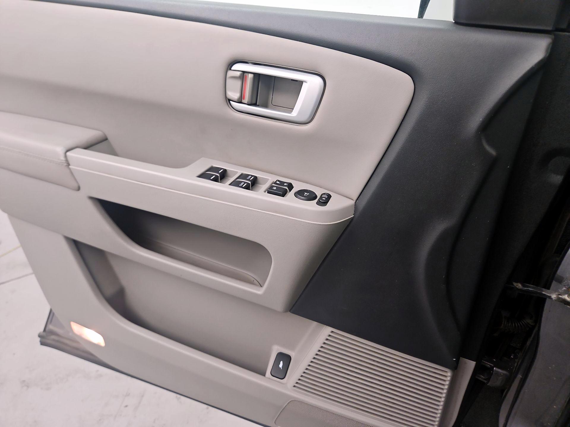 Thumbnail: 2015 Honda Pilot - 12