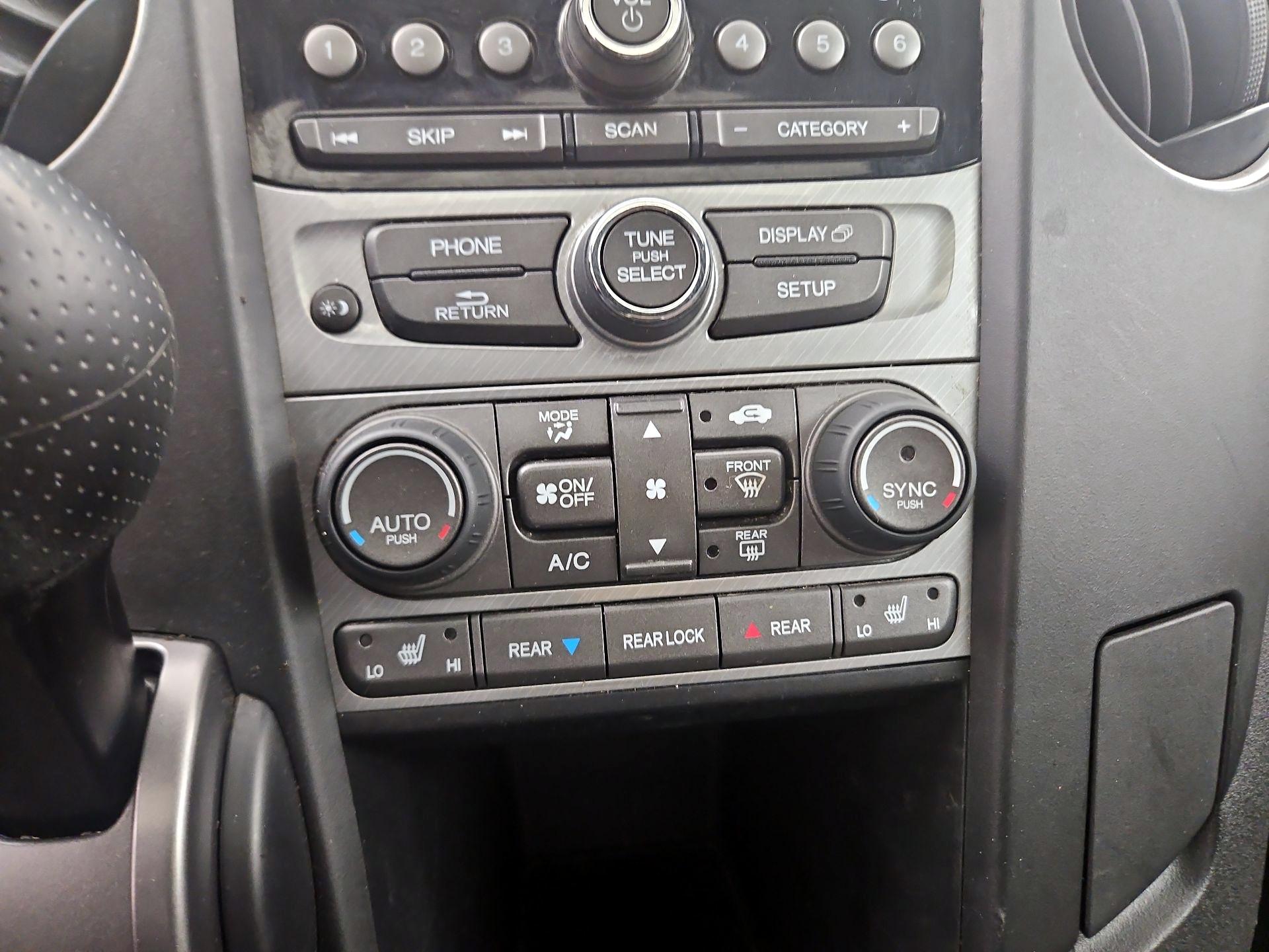 Thumbnail: 2015 Honda Pilot - 16