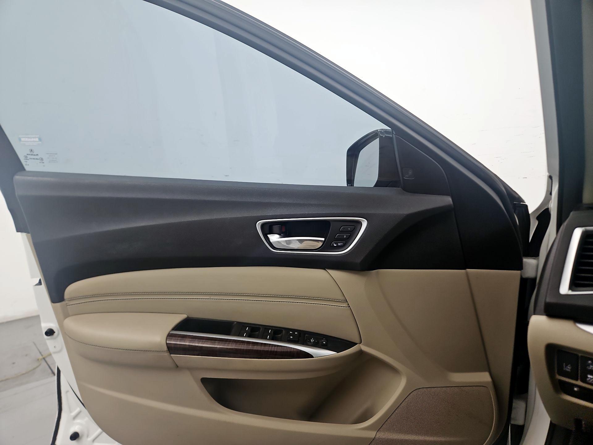 Thumbnail: 2018 Acura TLX - 12