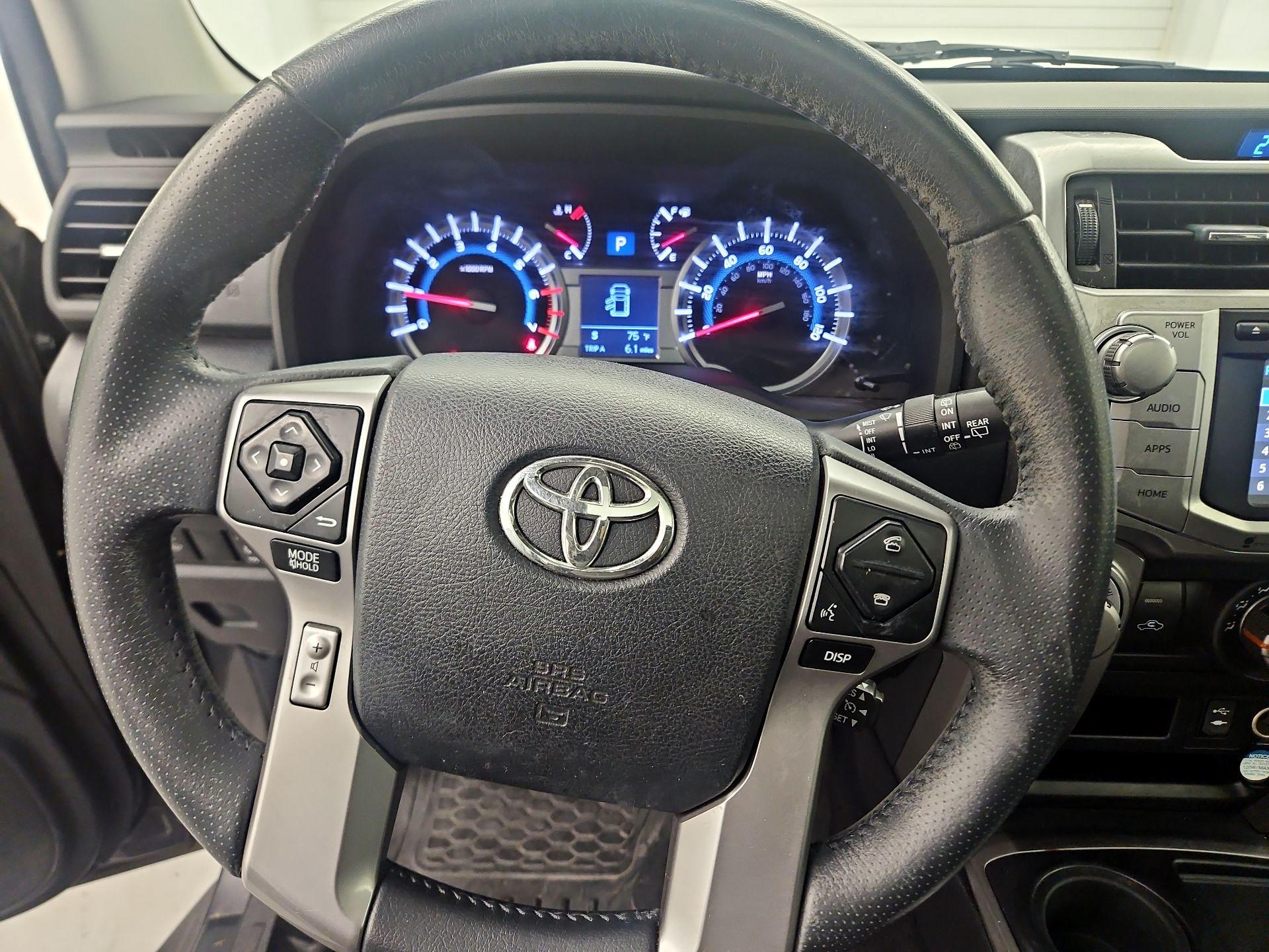 Thumbnail: 2015 Toyota 4Runner - 10