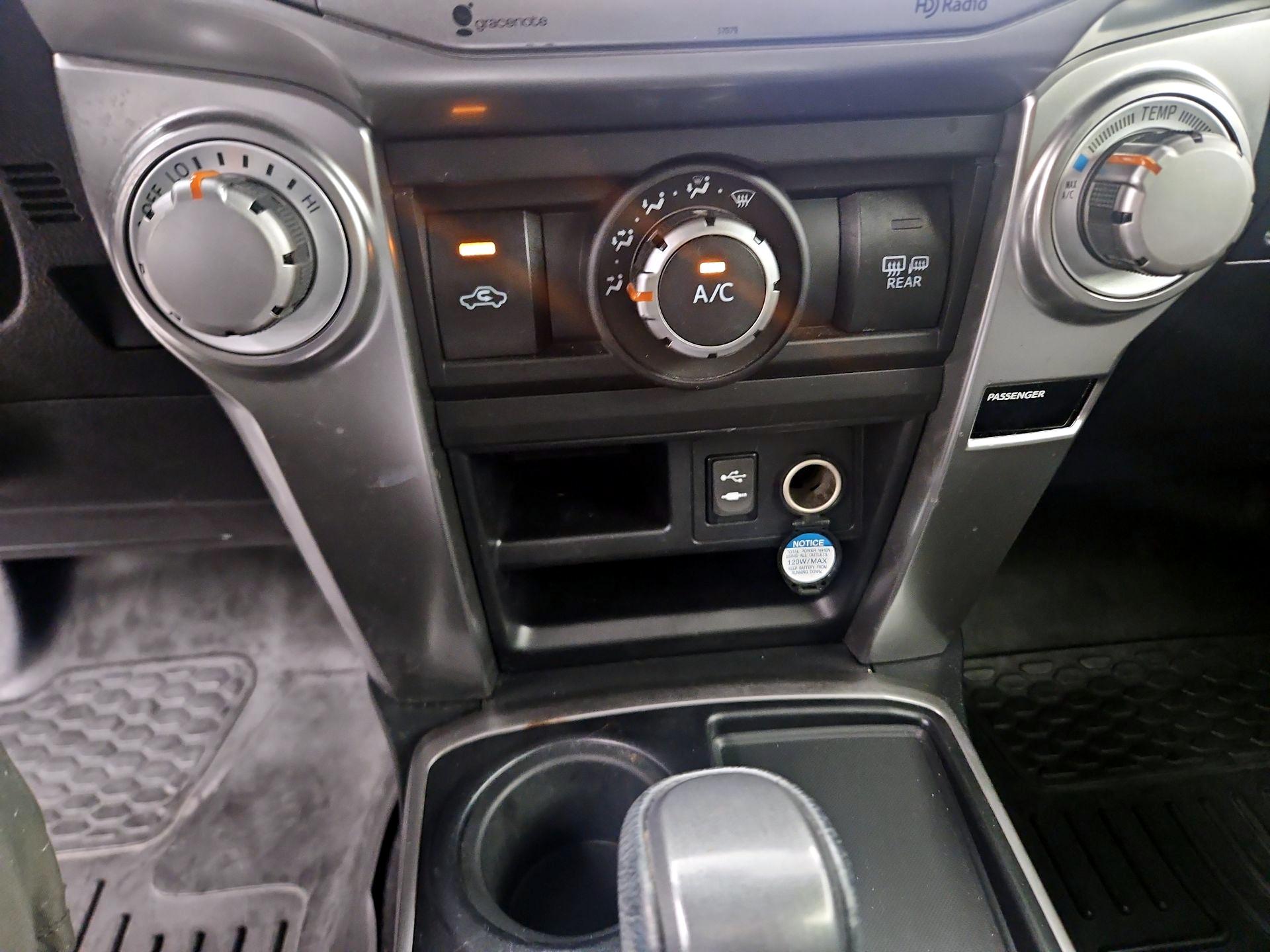 Thumbnail: 2015 Toyota 4Runner - 16