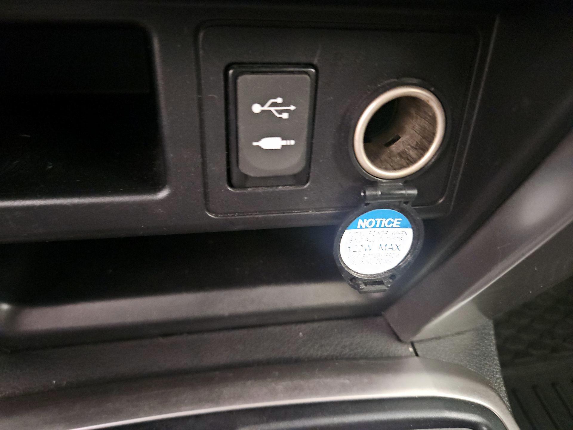 Thumbnail: 2015 Toyota 4Runner - 18