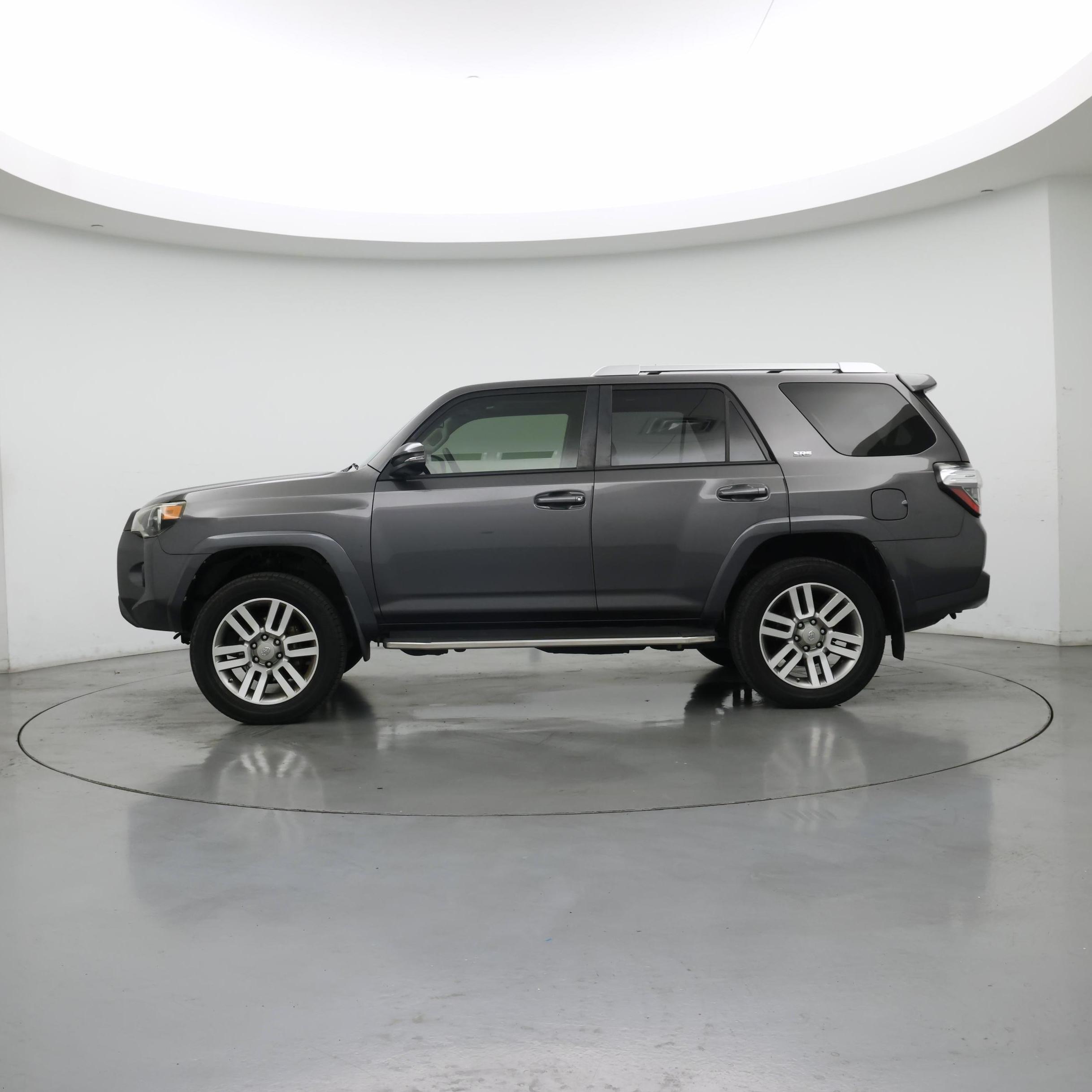 Thumbnail: 2015 Toyota 4Runner - 3