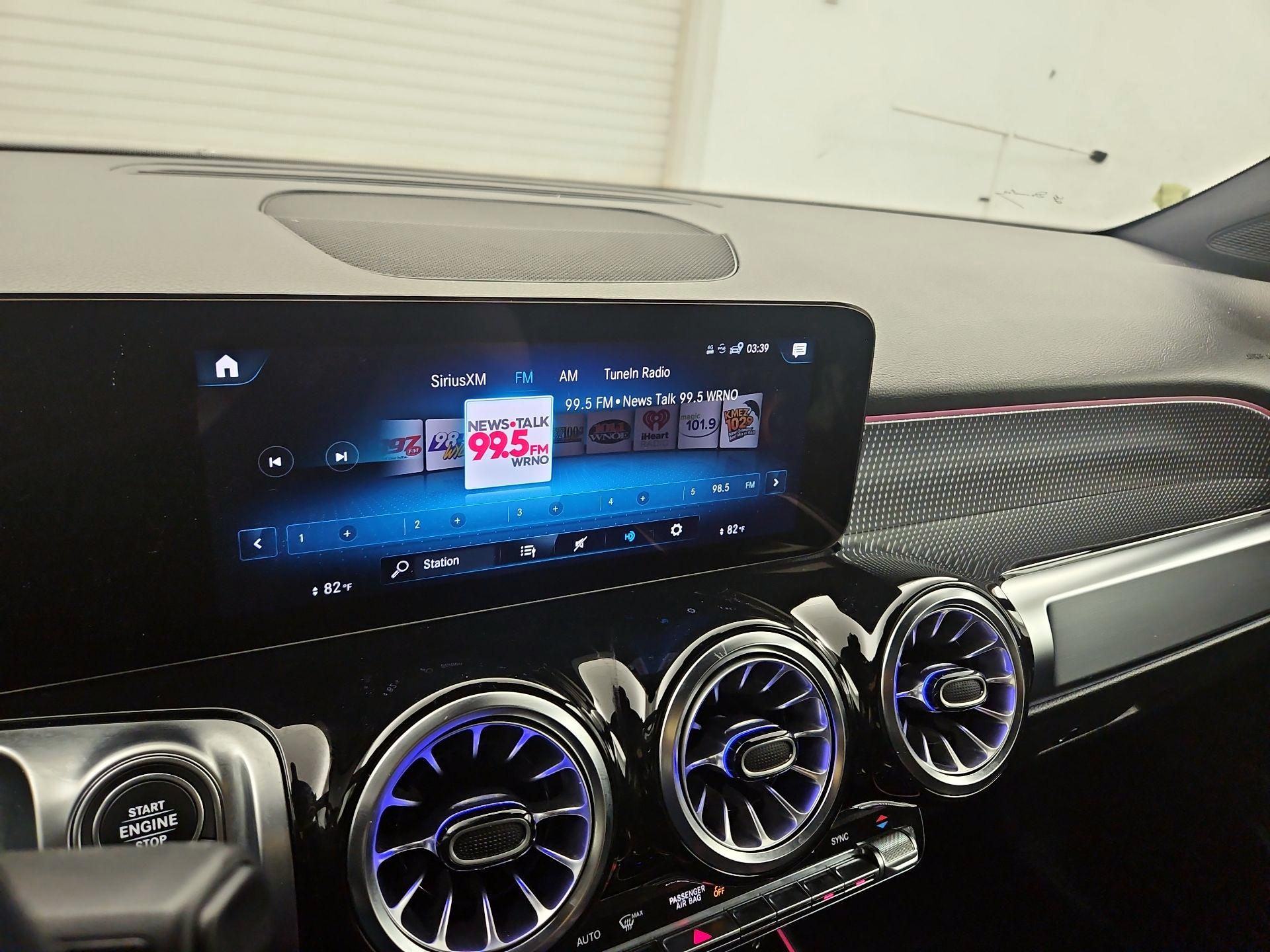 Thumbnail: 2022 Mercedes-Benz GLB - 16