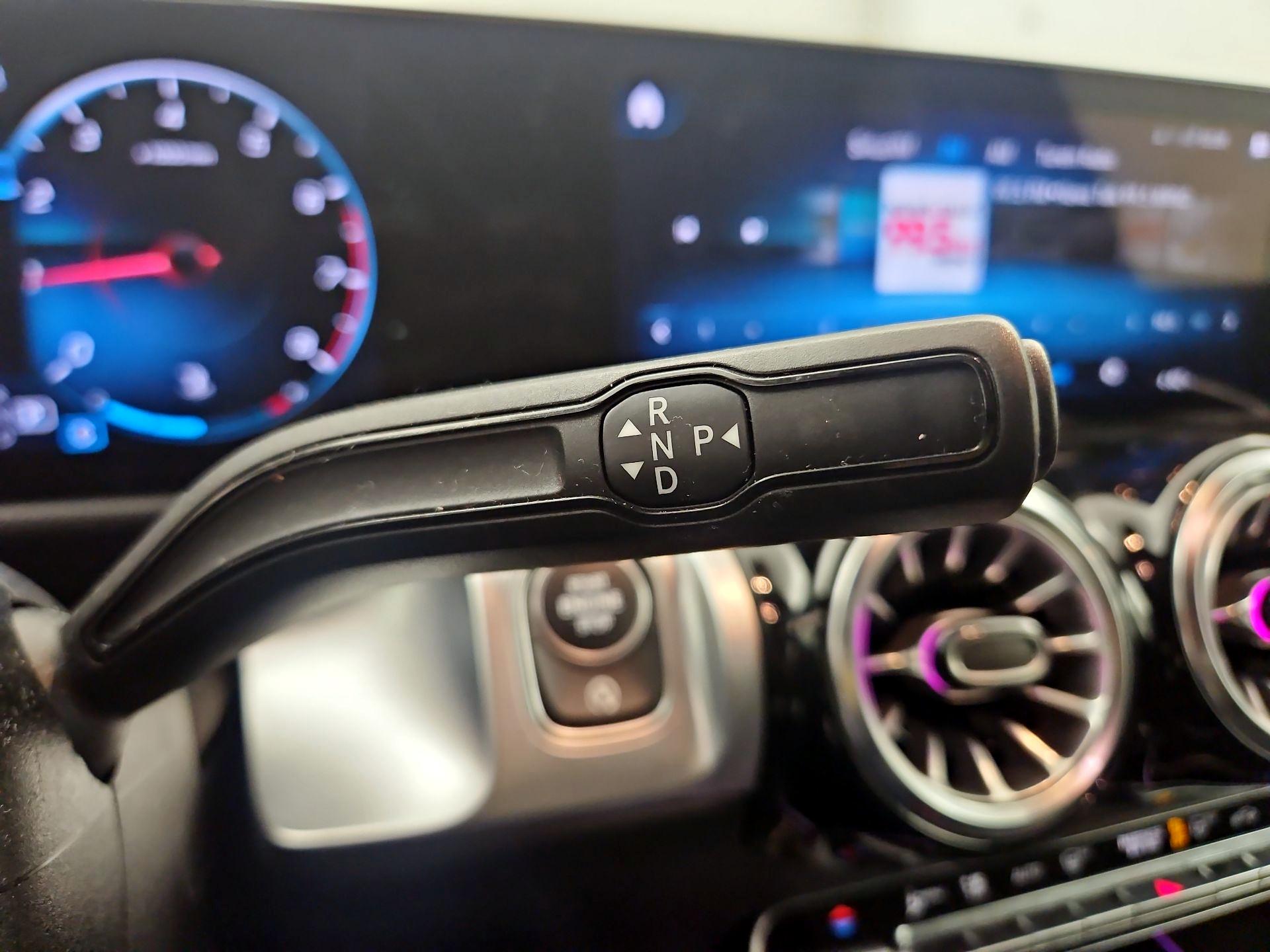 Thumbnail: 2022 Mercedes-Benz GLB - 18