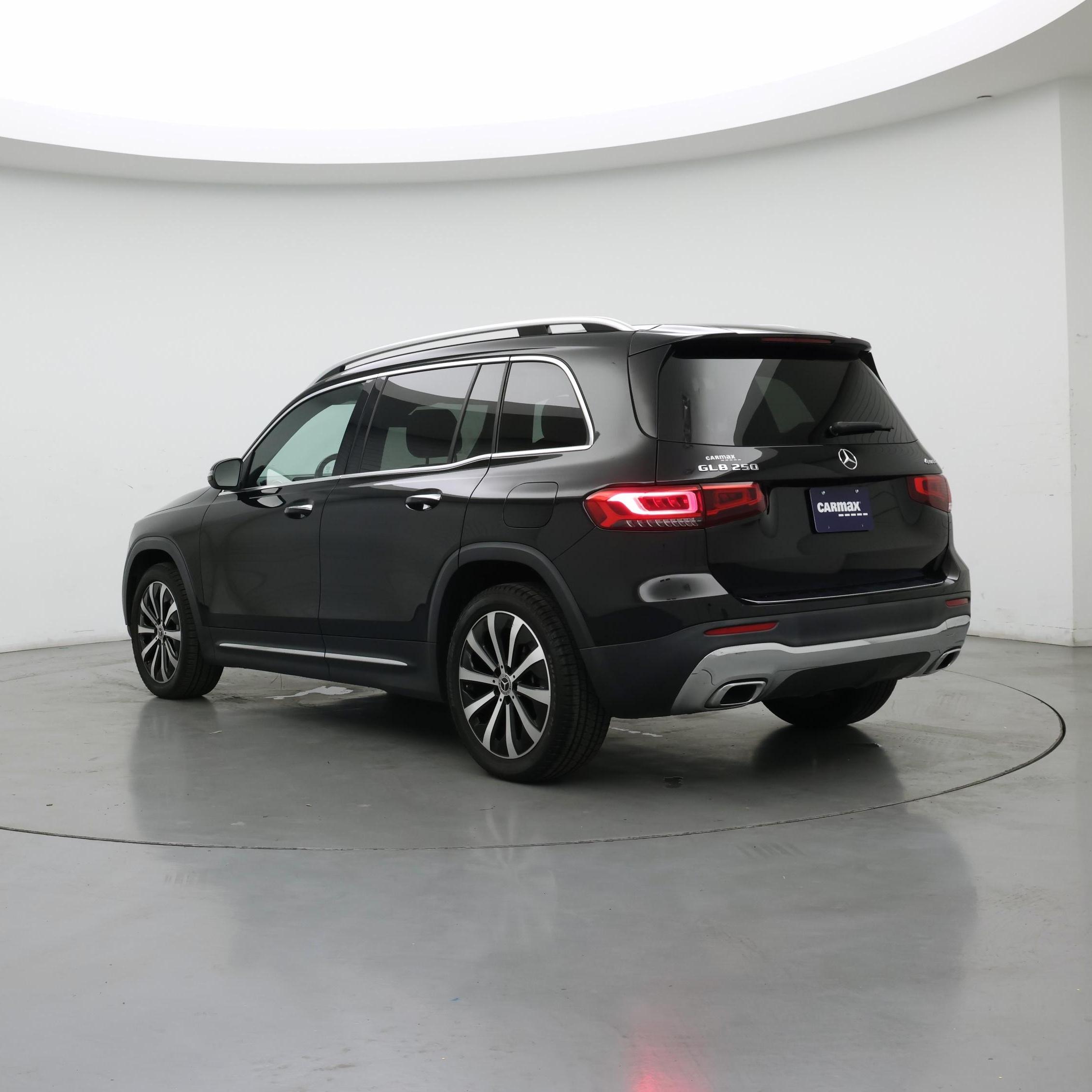 Thumbnail: 2022 Mercedes-Benz GLB - 2