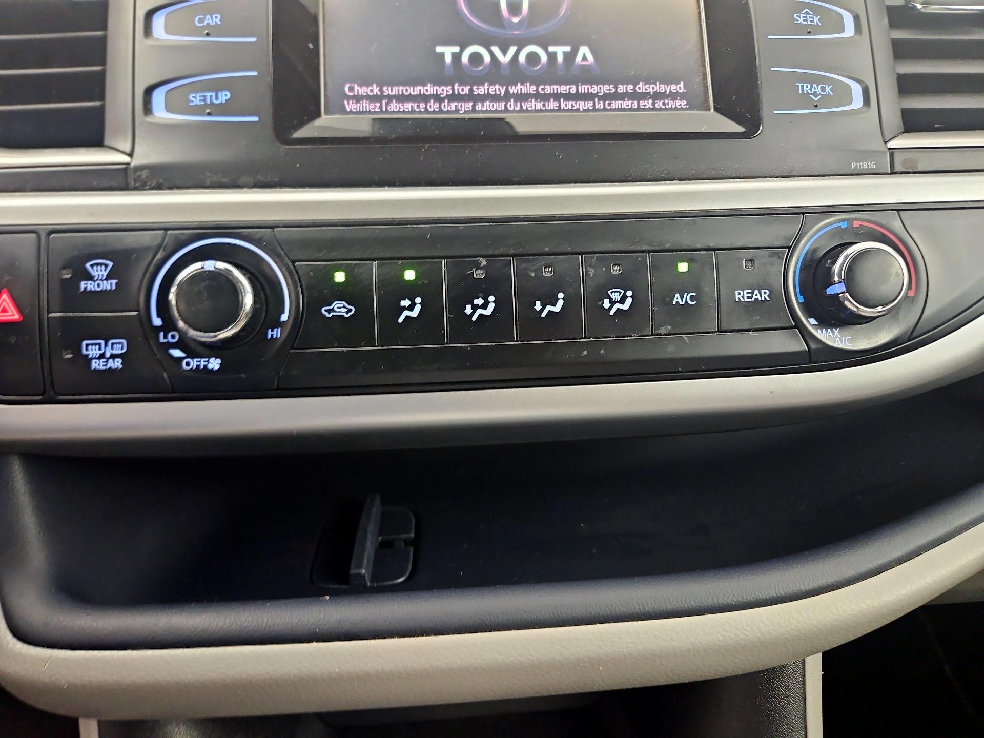 Thumbnail: 2019 Toyota Highlander - 14