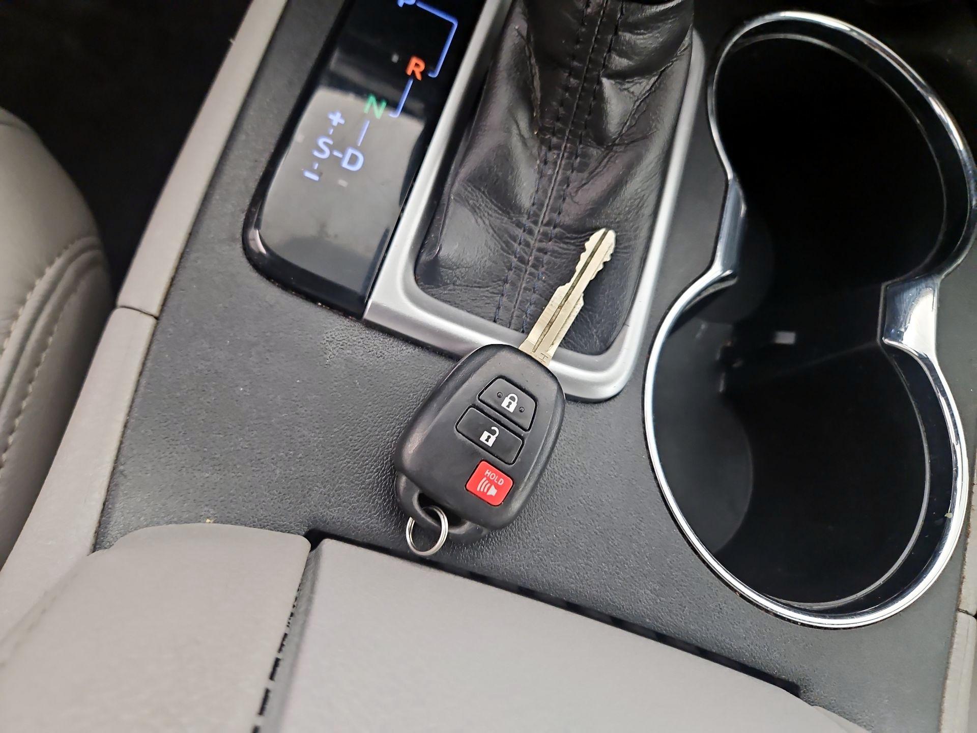 Thumbnail: 2019 Toyota Highlander - 19