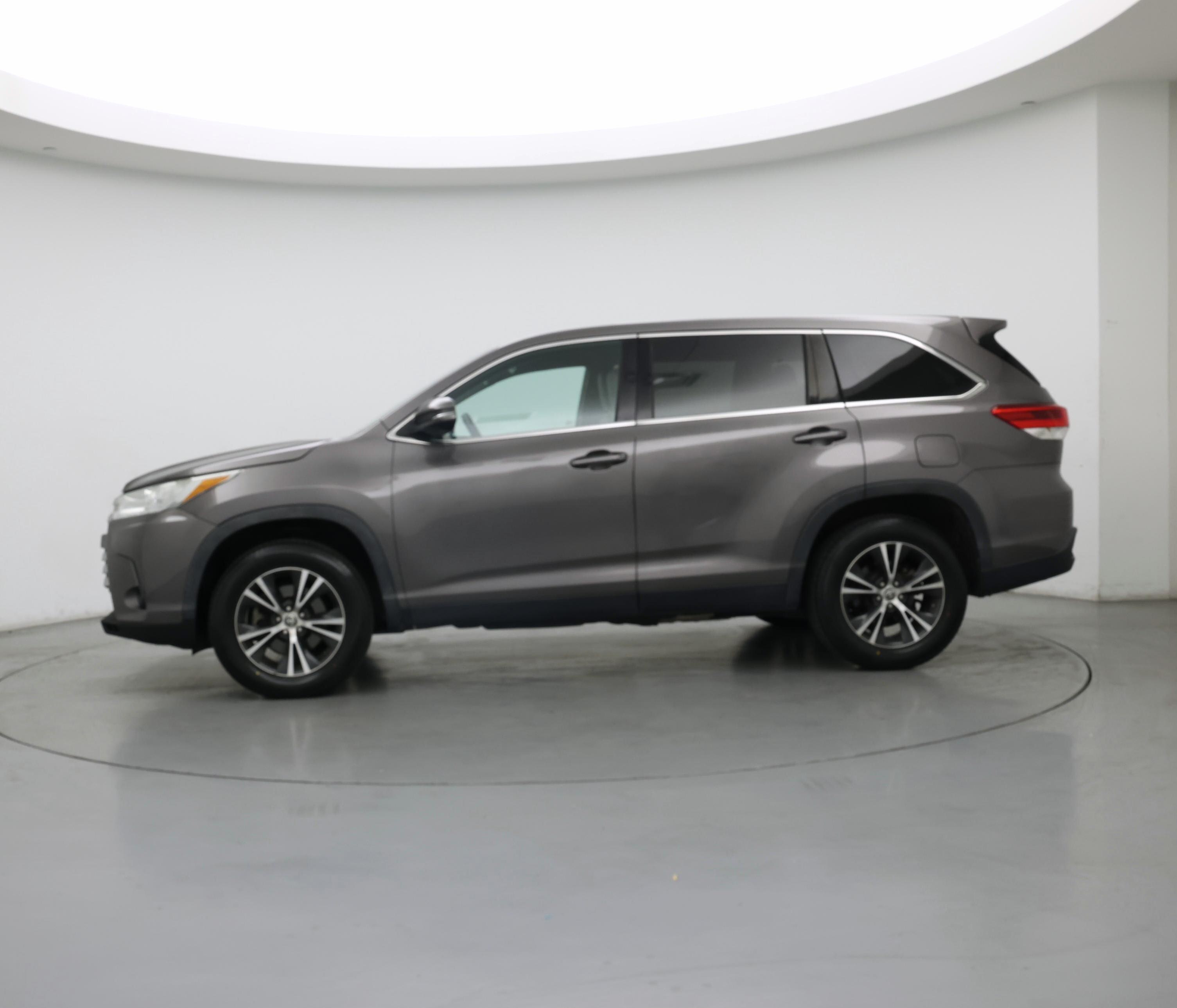 Thumbnail: 2019 Toyota Highlander - 3