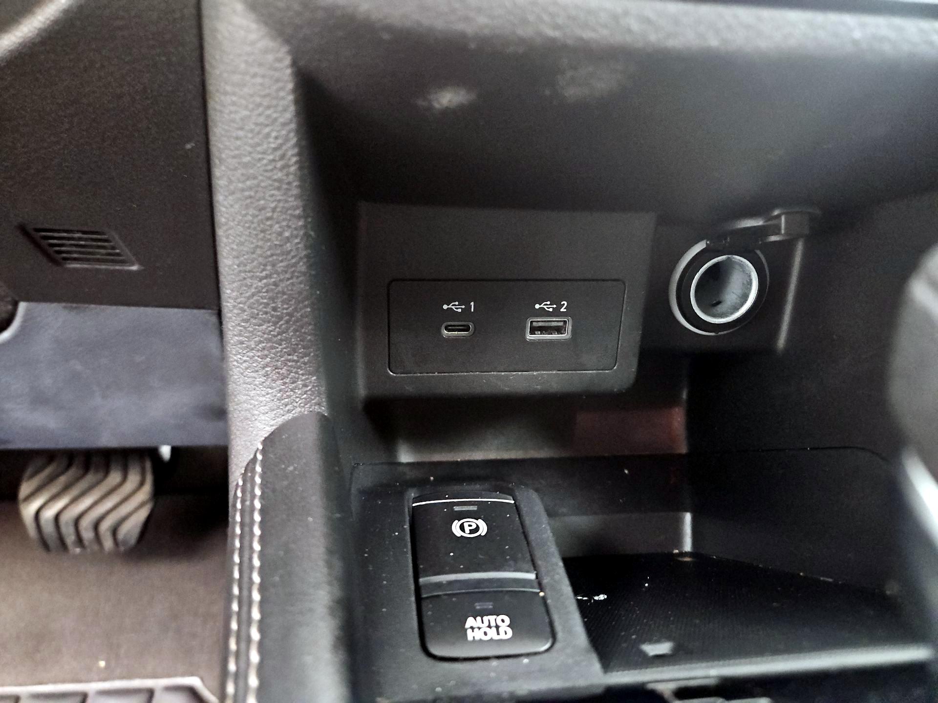 Thumbnail: 2022 Nissan Kicks - 17